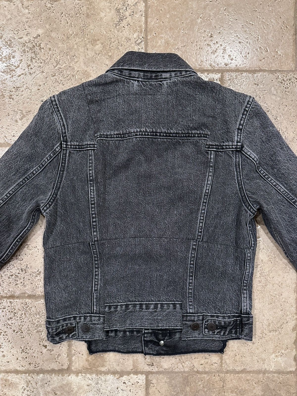 Levi's × Vetements Vetements x Levi’s SS18 Reconstructed Denim Black Jacket Size XS / US 0-2 / IT 36-38 - 12 Thumbnail