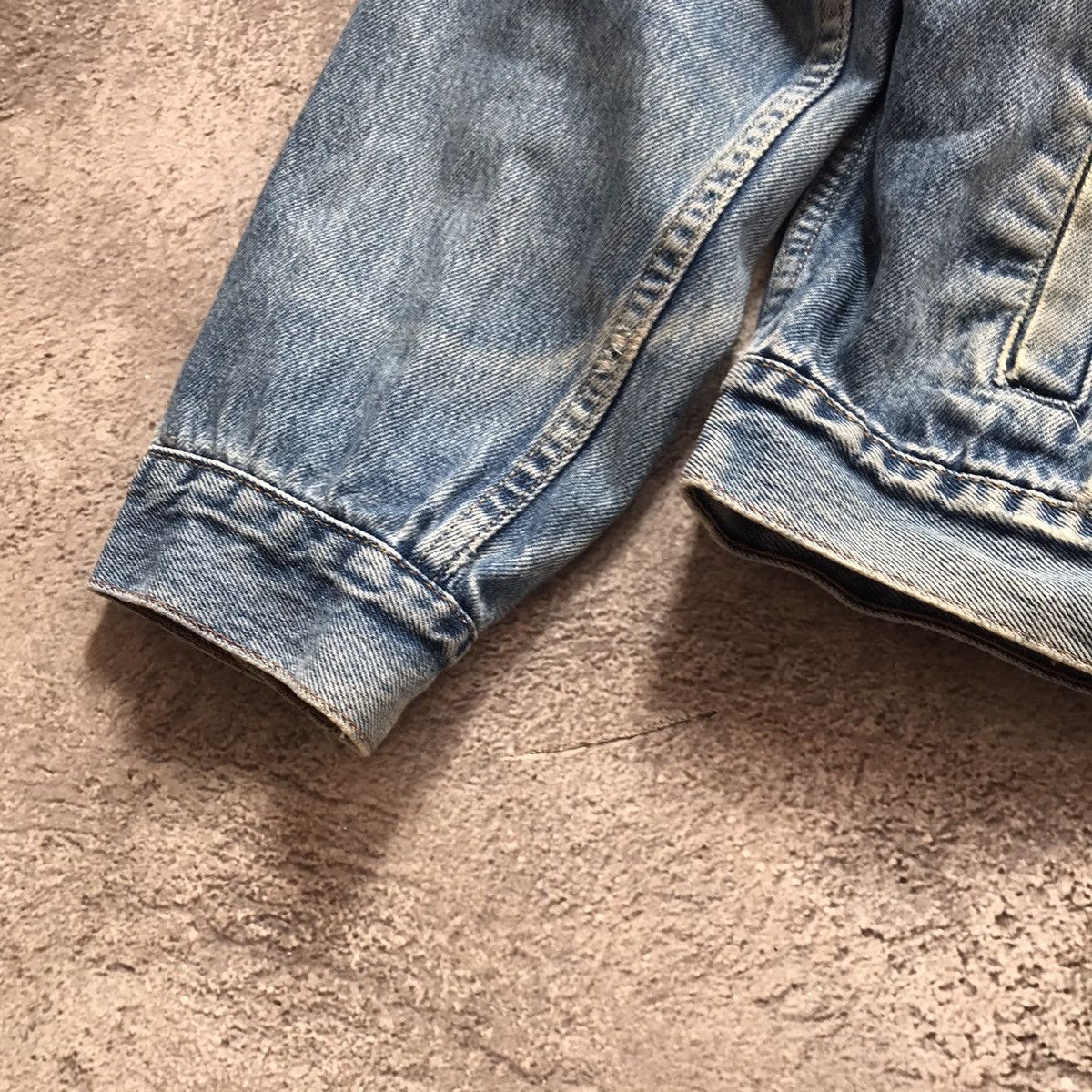 Vintage Vintage Levis Faded Trucker Jacket Y2K Streetwear Cropped XL Size US XL / EU 56 / 4 - 4 Thumbnail