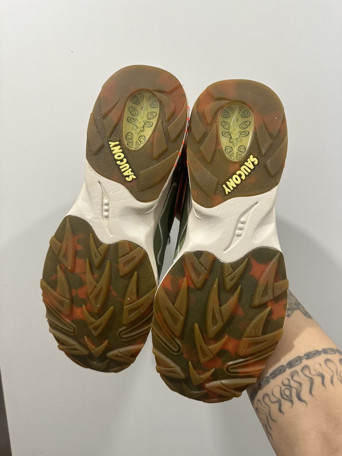 Saucony Saucony 3D Grid Hurricane Maybe Tomorrow Tortoise Size US 8.5 / EU 41-42 - 4 Thumbnail