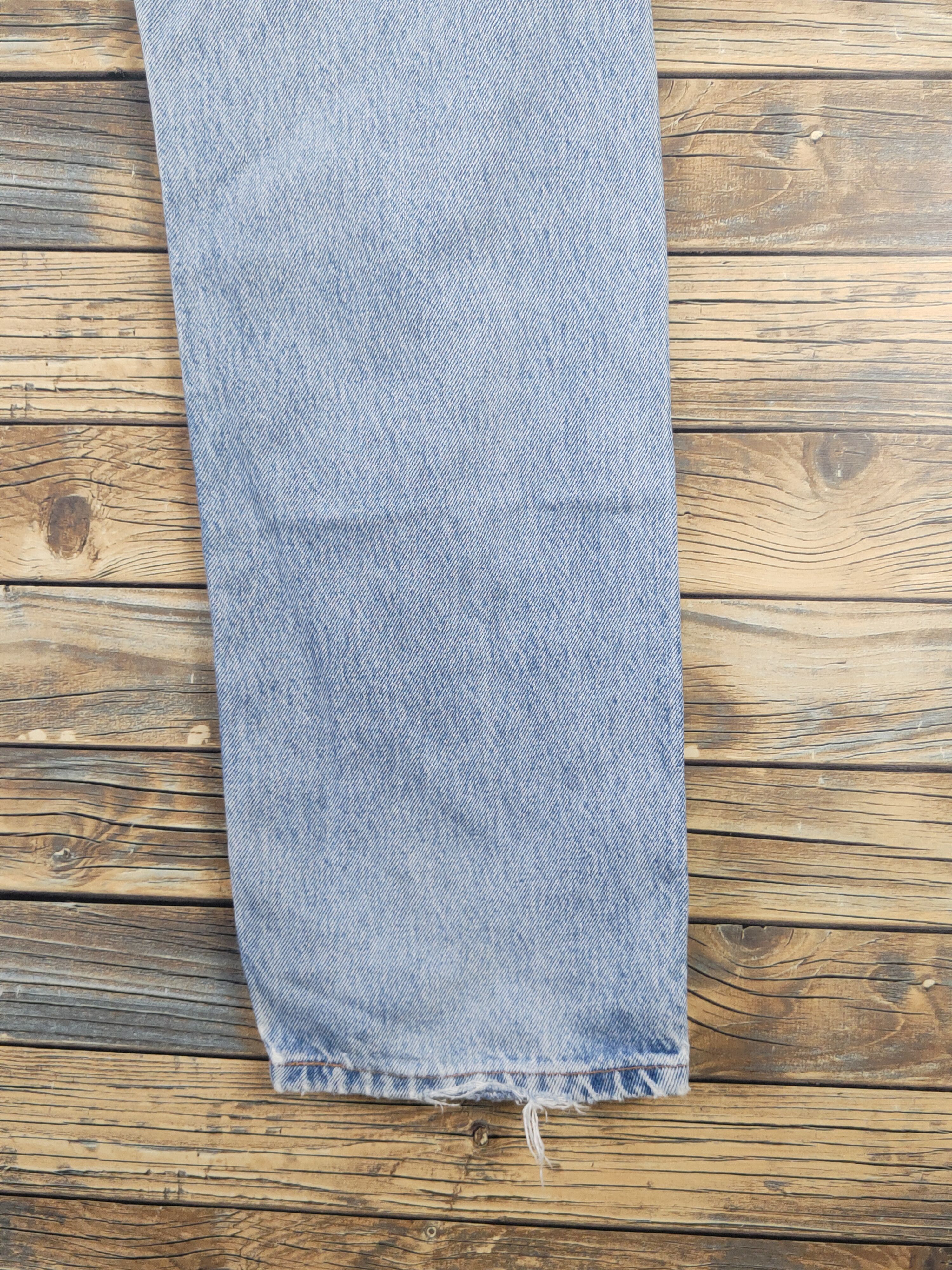Levi's 501 Levi's Light Blue Distressed Ripped denim Jeans #W1724 Size US 33 - 12 Thumbnail