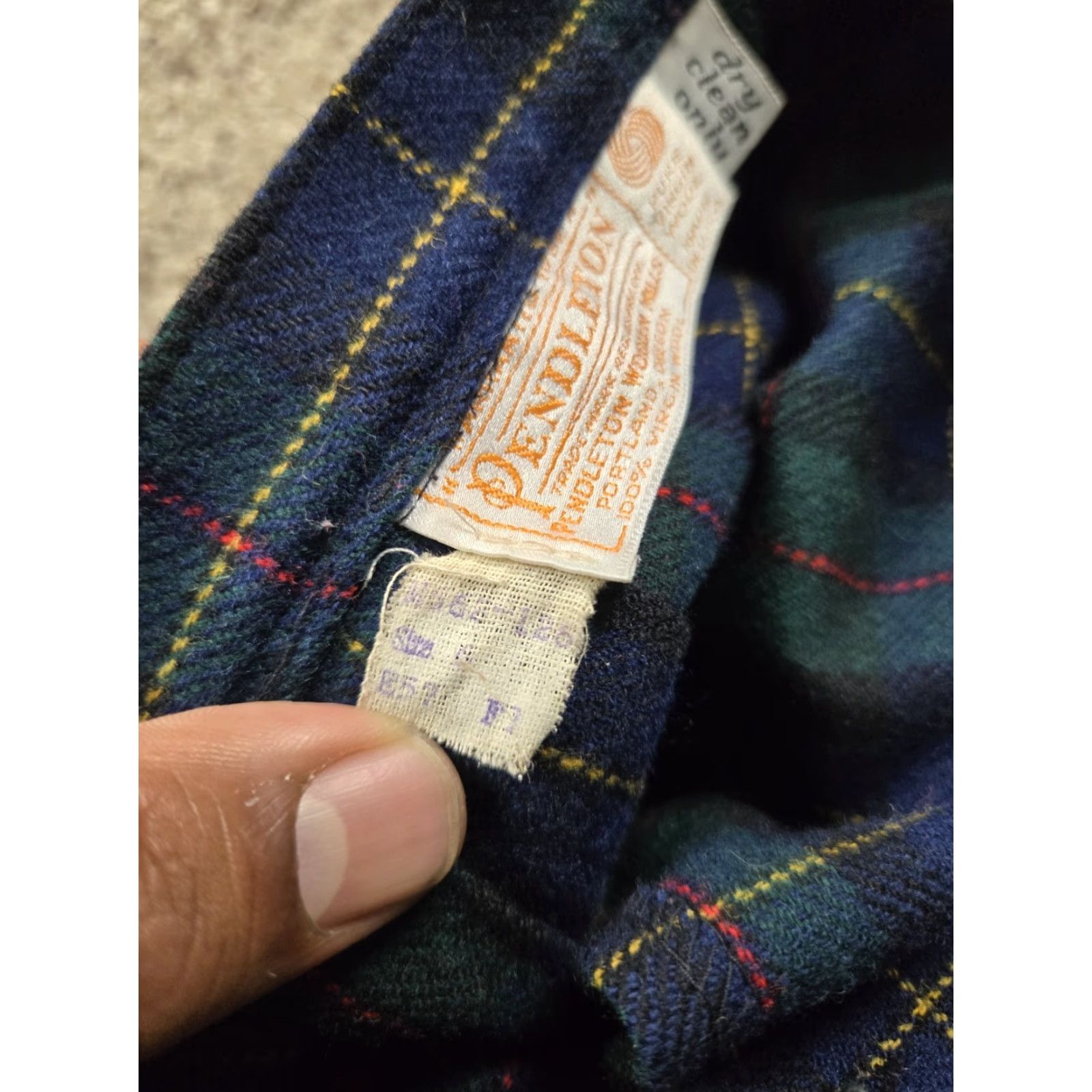 Pendleton VINTAGE Pendleton Skirt Womens 24 Blue Green Plaid Pleated Midi Wool Made USA 70s Womens Size 42" / US 20 - 5 Thumbnail