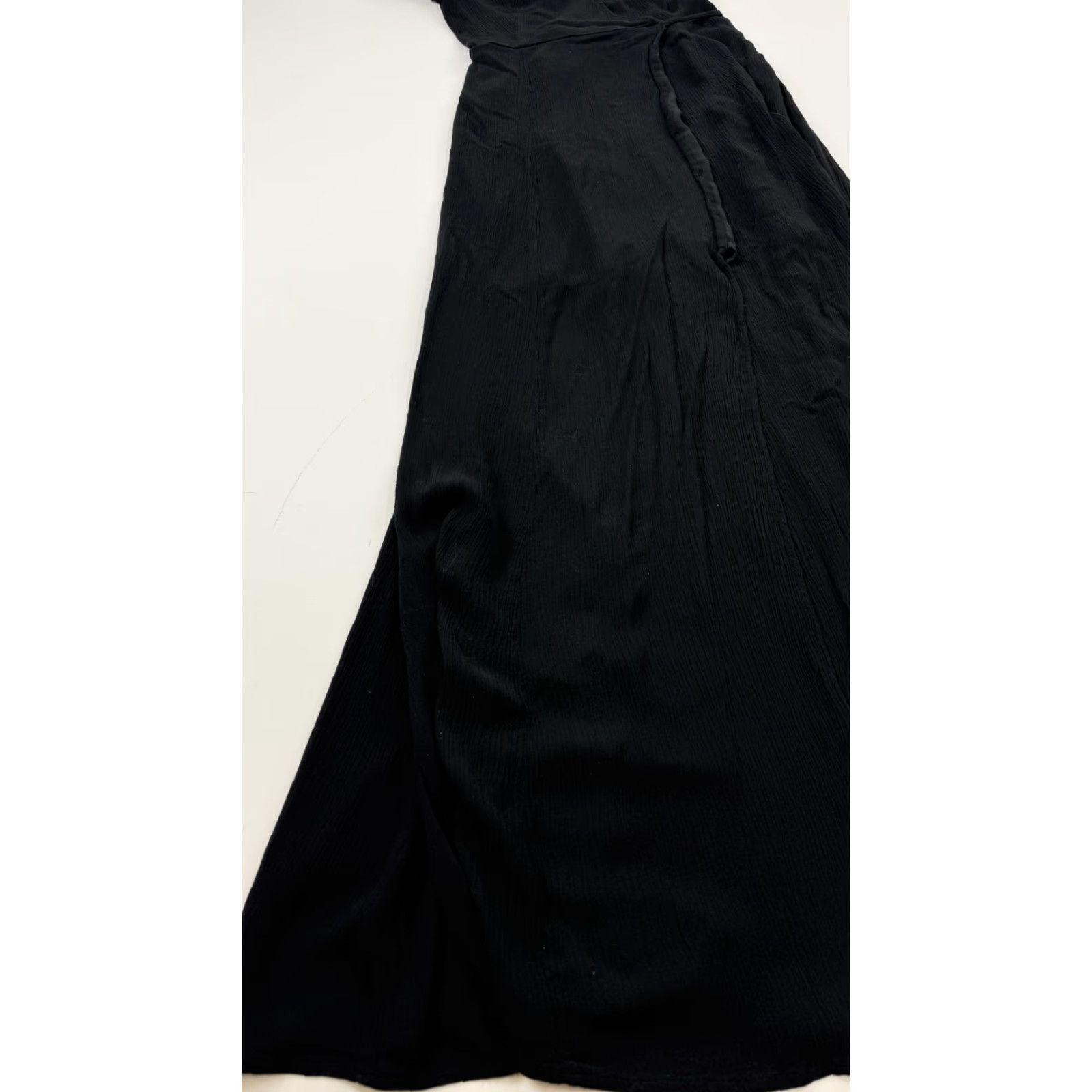Lulus Lulus Dress Womens XS Black Wrap Maxi Short Sleeve Crinkle V Neck Tie Waist Size 26" / US 2 / IT 38 - 3 Thumbnail