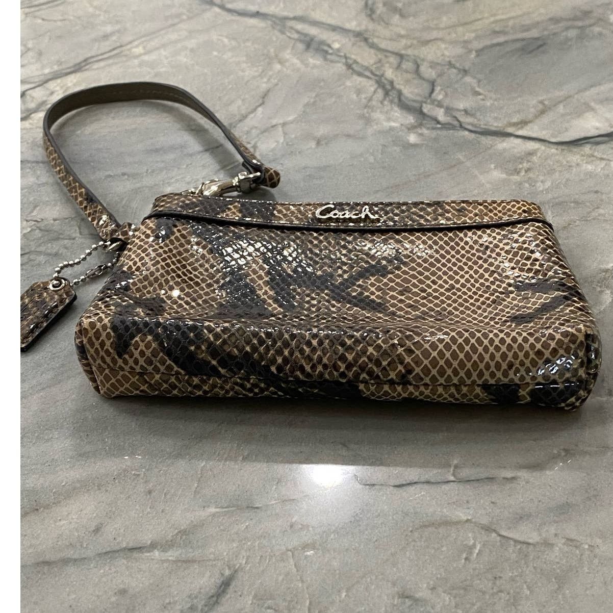 Coach Coach Soho Embossed Exotic Madison Wristlet Leather Size ONE SIZE - 3 Thumbnail