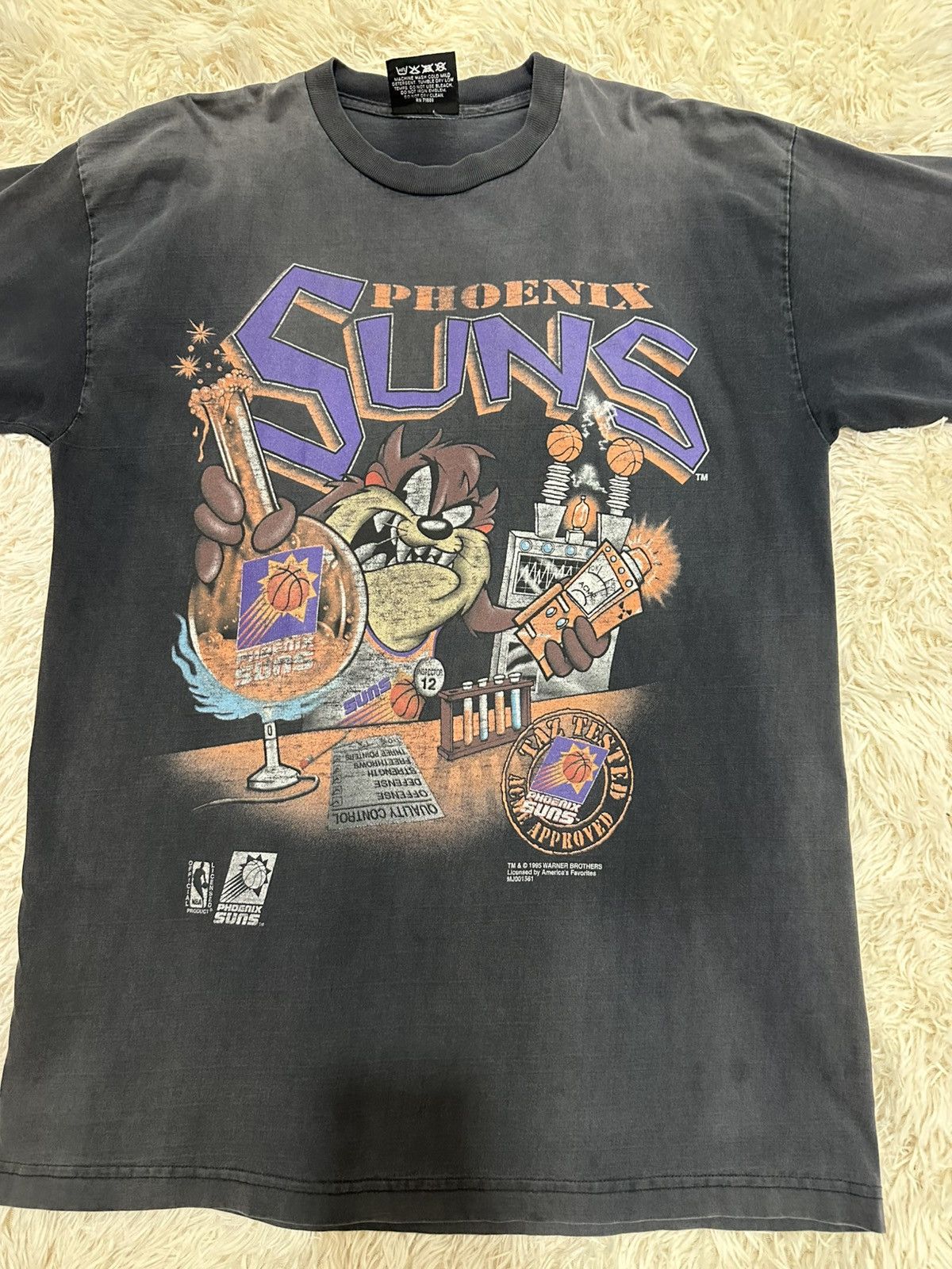 Vintage Vintage NBA Phoenix Suns Tazmania 1995 Size US L / EU 52-54 / 3 - 10 Thumbnail