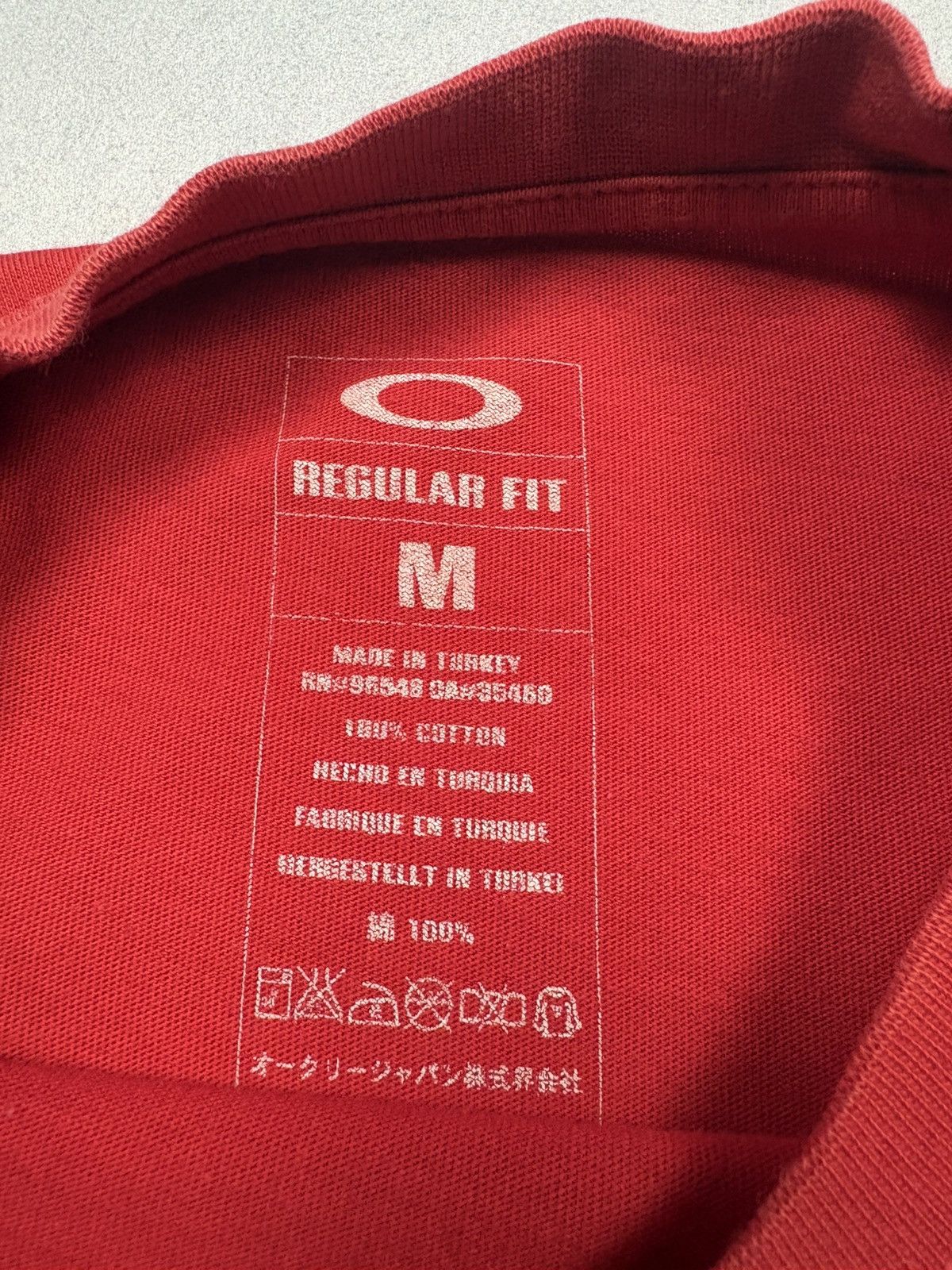 Oakley Oakley Vintage Red Spell Out T Shirt Hype Big Logo Y2K 00s Size US M / EU 48-50 / 2 - 15 Thumbnail