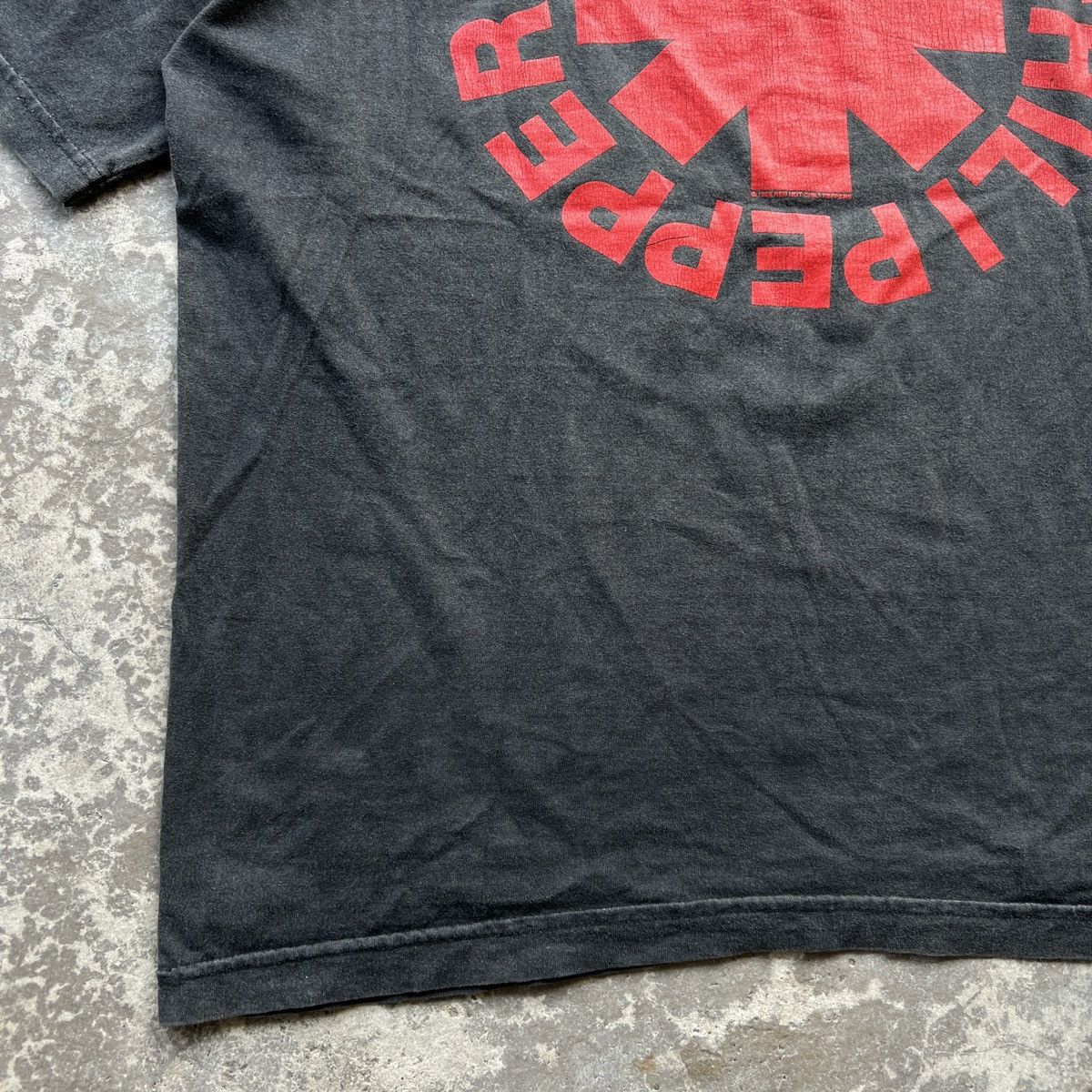 Band Tees Vintage Red Hot Chili Peppers Band Tshirt Bootleg Size US L / EU 52-54 / 3 - 13 Thumbnail