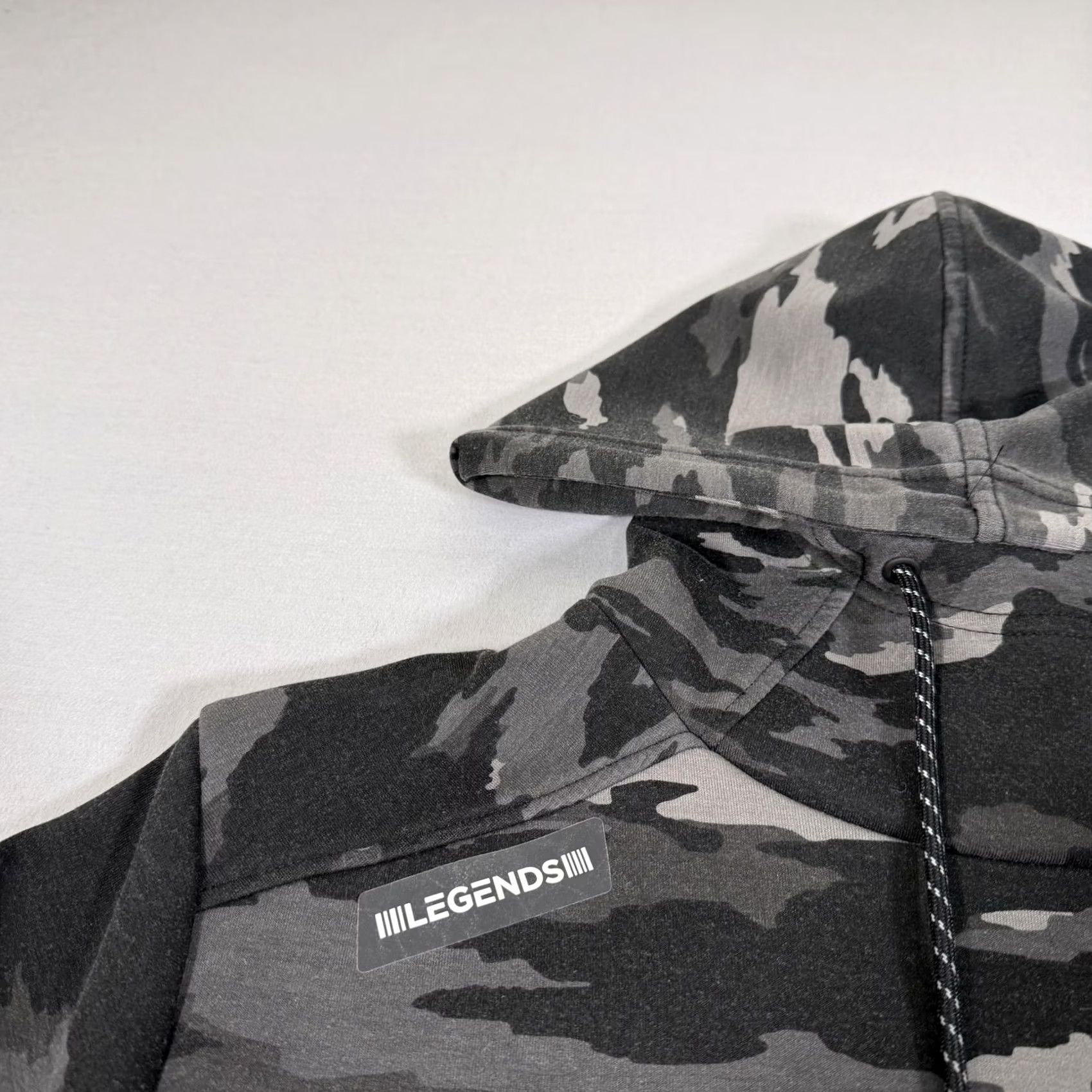 Vintage Legends Hoodie Mens M Gray Camo Pullover Crew Neck Stretch Knit Logo Front Pocket All Seasons Size US M / EU 48-50 / 2 - 3 Thumbnail