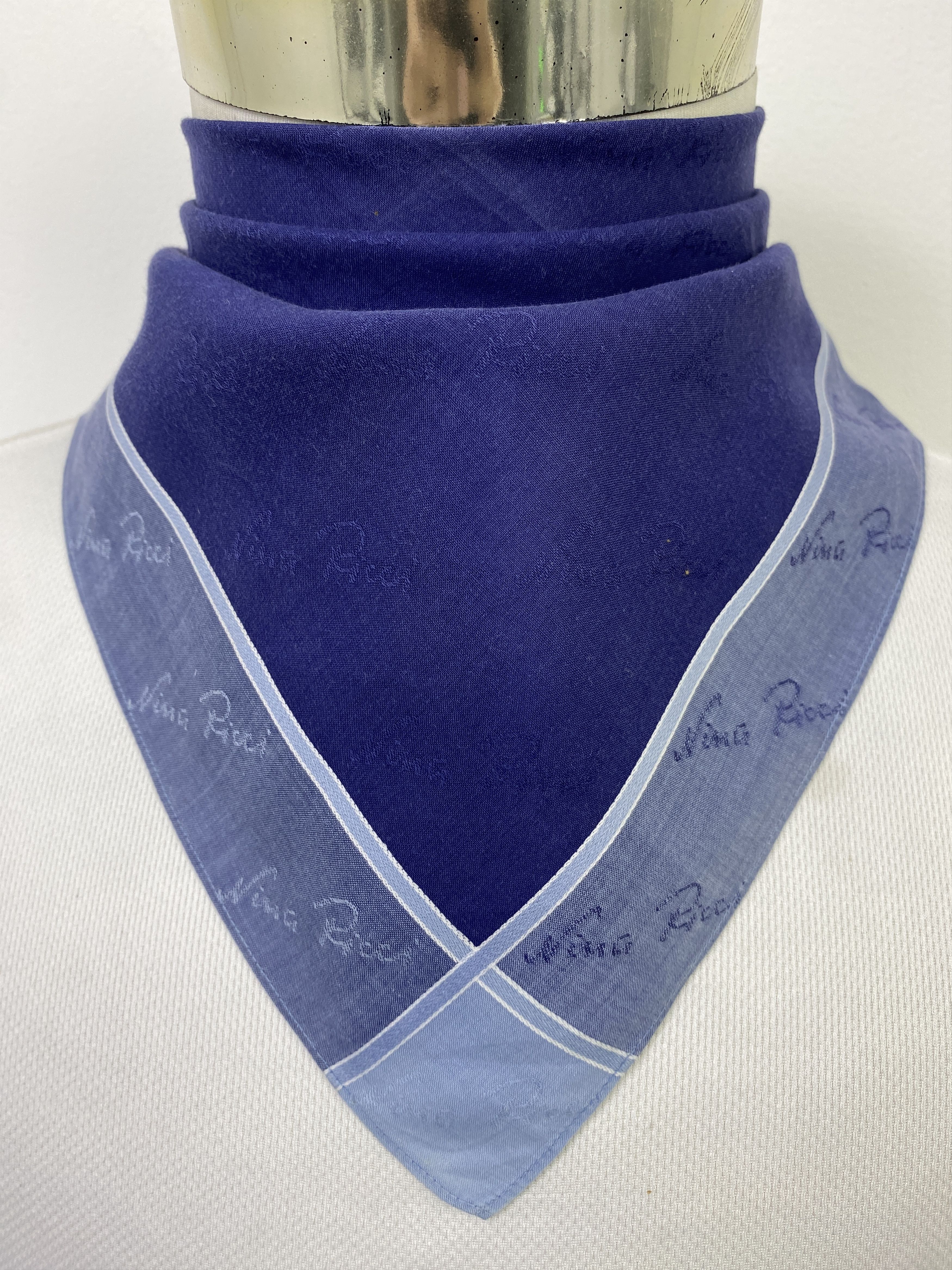 Other Vintage Nina Ricci Handkerchief / Neckerchief KT0087 Size ONE SIZE - 1 Thumbnail