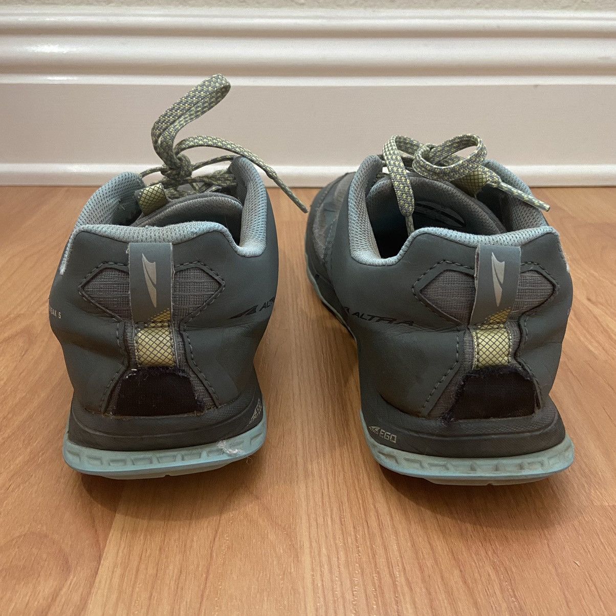 Altra Altra Women’s Logo Distressed Outdoor Running Shoes Size 9.5 Size US 9.5 / IT 39.5 - 4 Thumbnail