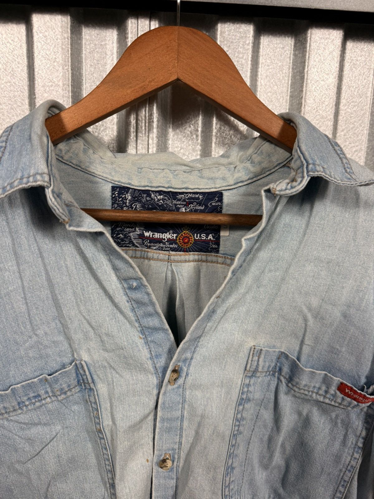 Wrangler Vintage Distressed Denim Western Wrangler Button Up Shirt Size US L / EU 52-54 / 3 - 9 Thumbnail