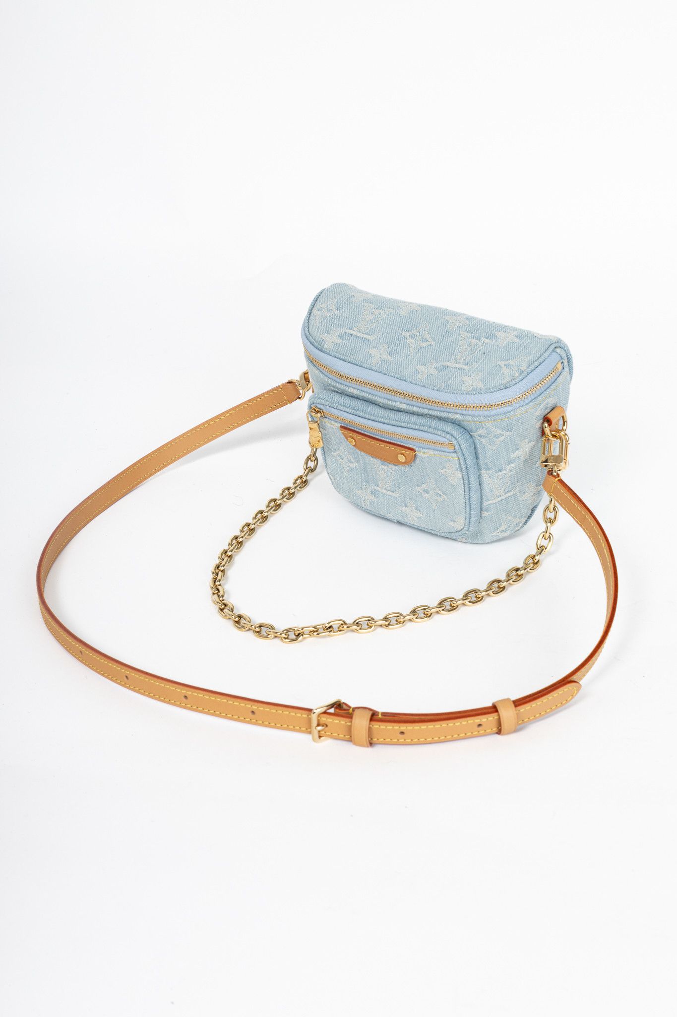 Louis Vuitton Louis Vuitton Sky Blue Monogram Denim Mini Bumbag Size ONE SIZE - 5 Thumbnail