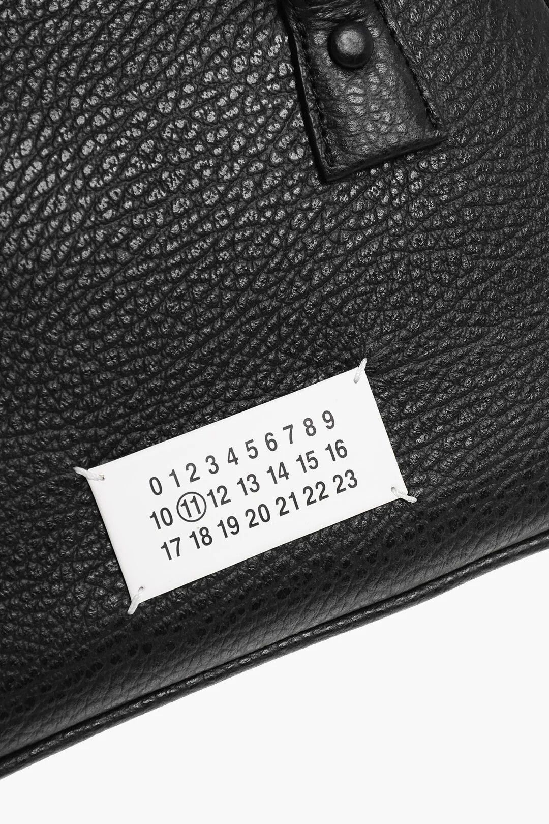 Maison Margiela og1mm0326 Size: OS / Hammered Leather Bag in Black Size ONE SIZE - 4 Thumbnail