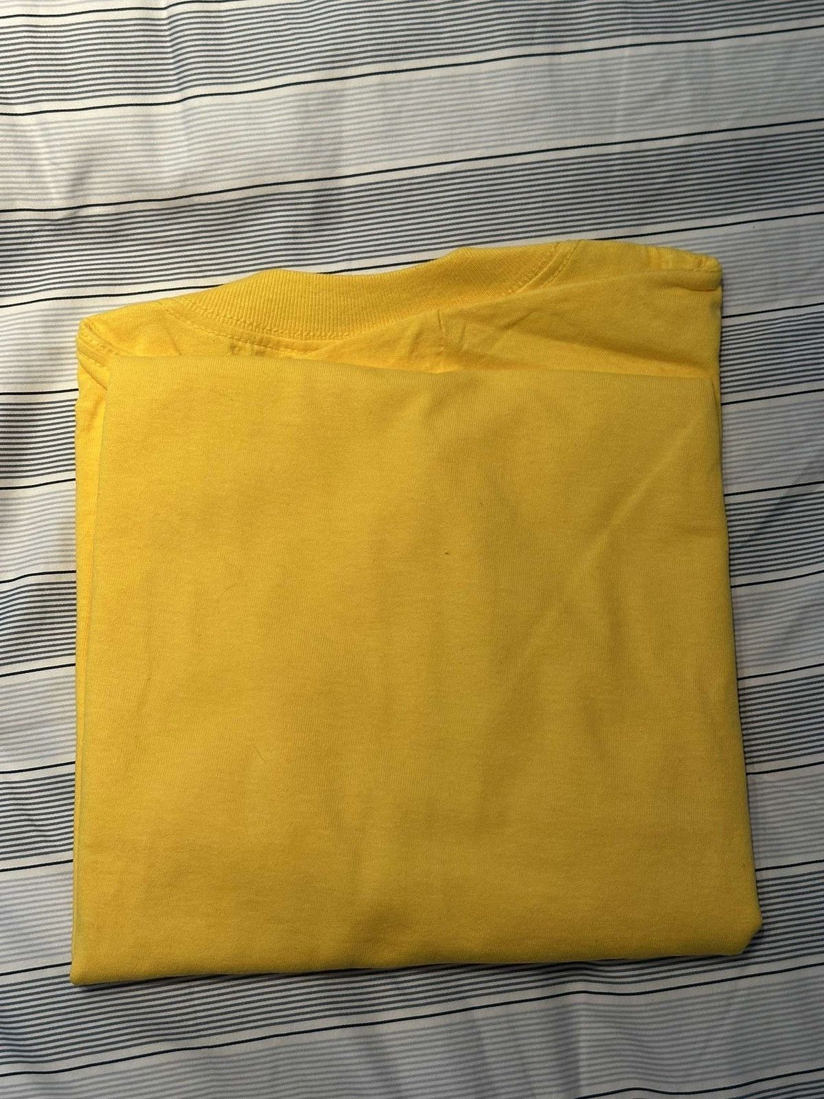 Supreme Supreme 2006 Blue On Yellow Hologram Rare Box logo tee Size US L / EU 52-54 / 3 - 6 Thumbnail