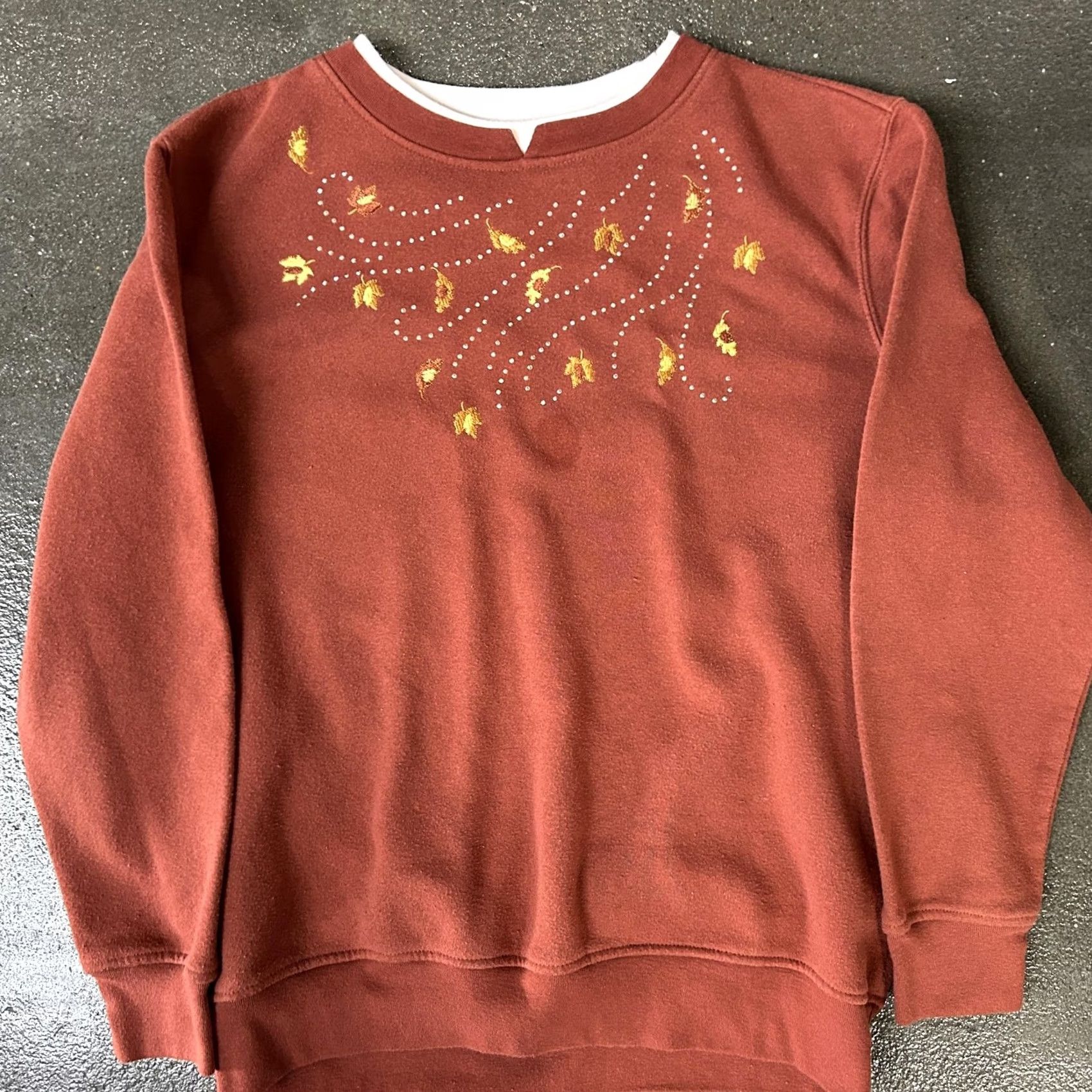 Rusty Rust Red Fleece Sweater Womens Medium Fall Leaf Embroidered Crewneck Pullover Size M / US 6-8 / IT 42-44 - 2 Thumbnail