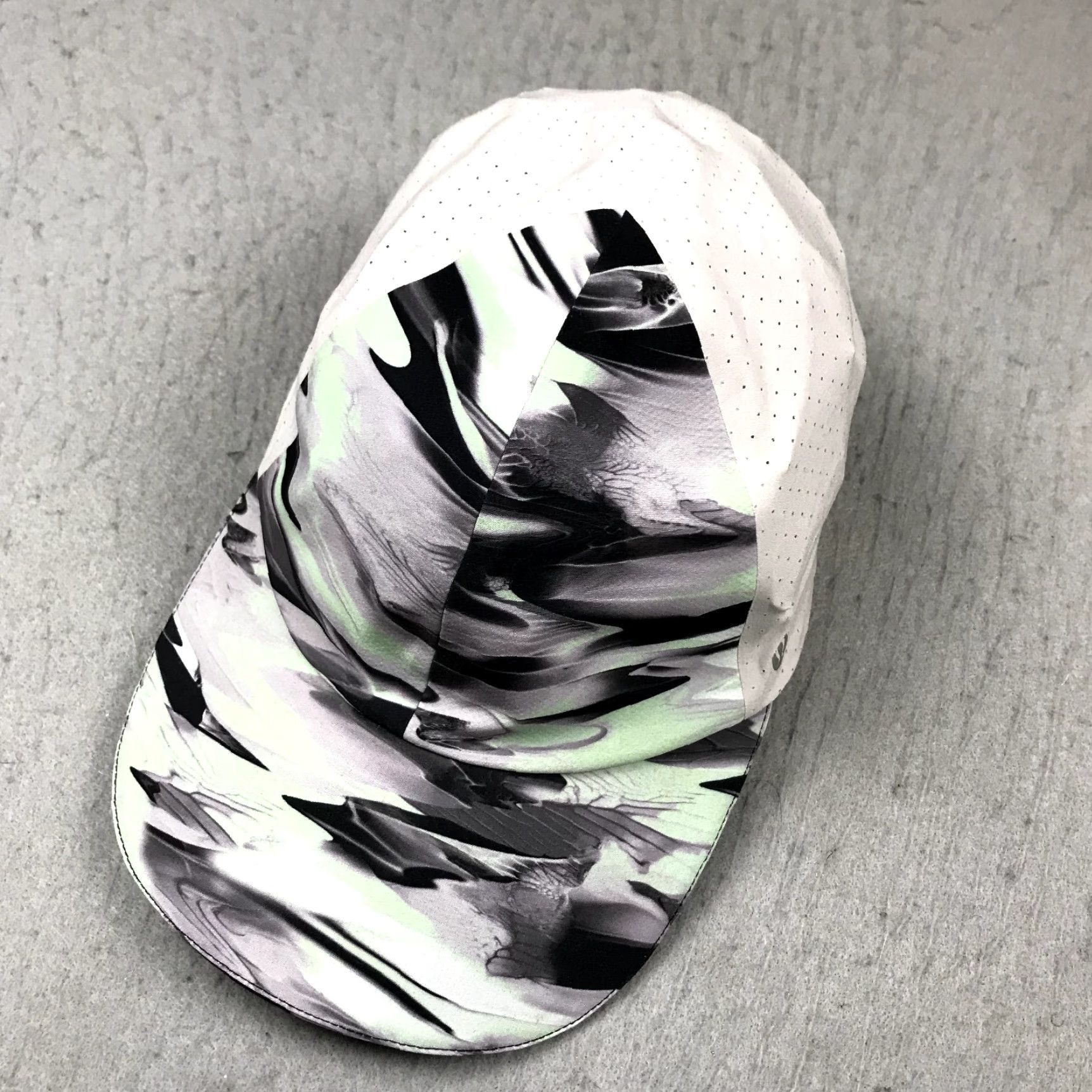 Lululemon HaT Lululemon Hat Womens One Size Multicolor Baseball Cap / Strapback / Adjustable / Breathable / Lightweight (Men's/Women's) Size ONE SIZE - 3 Thumbnail