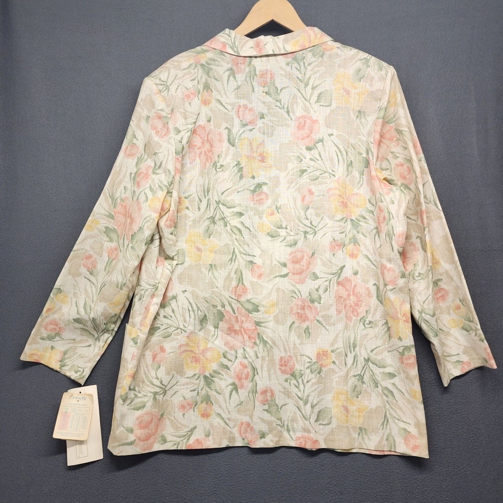 FLAX VINTAGE Distinctly Different Blazer Women 20W Plus Flax Blend Floral Cream Lightweight Cottagecore Jacket Womens Blazer Size 3XL / US 20-22 - 2 Thumbnail