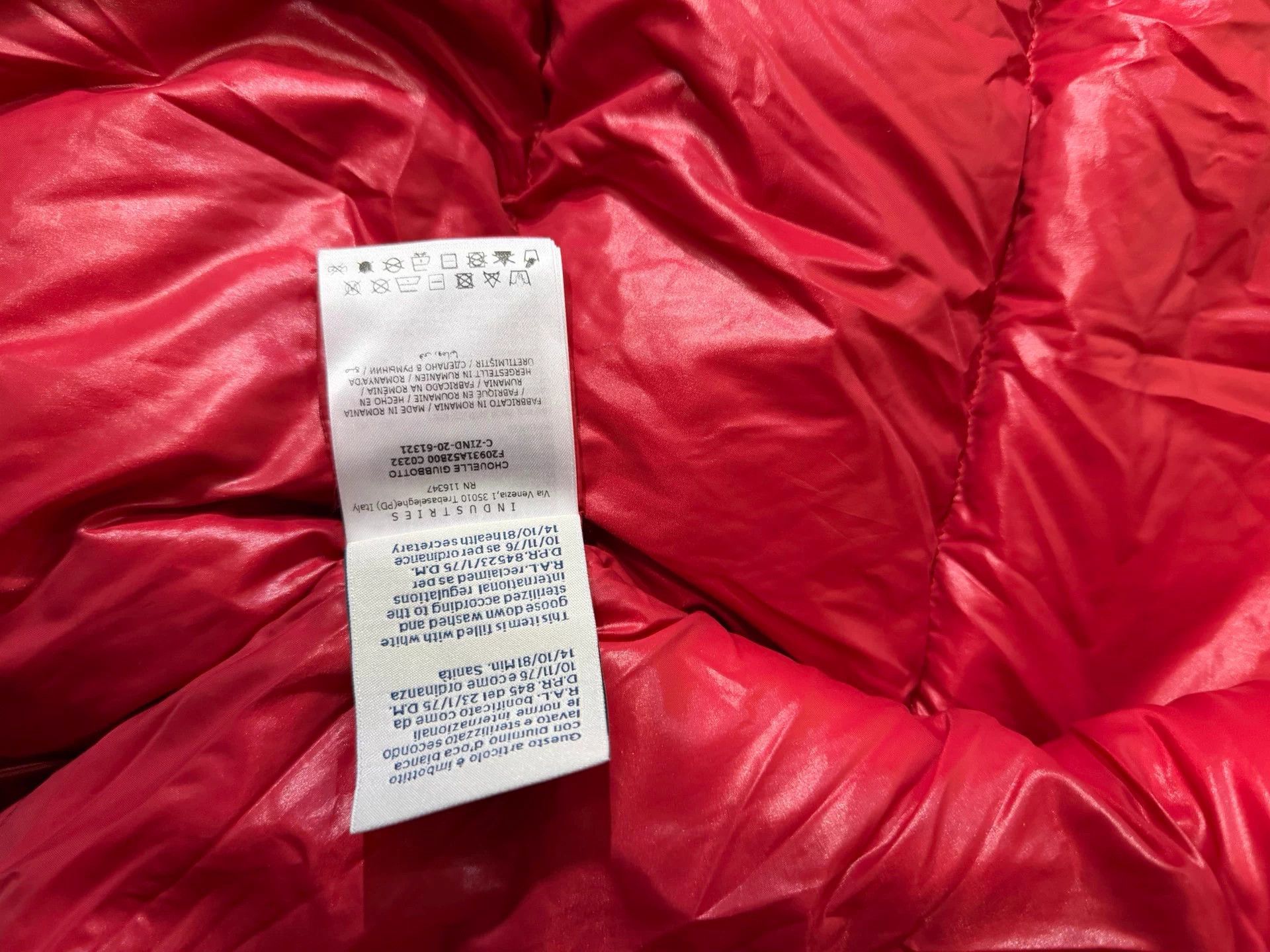 Moncler Moncler Chouelle Wmns Red/Black Logo Oversized Size XS / US 0-2 / IT 36-38 - 4 Thumbnail