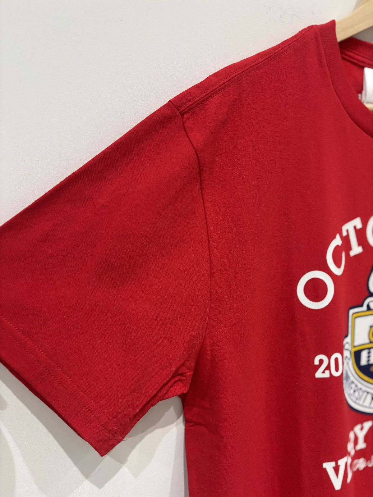 October's Very Own OVO U Of T Crest T-shirt Red Size: L Size US L / EU 52-54 / 3 - 6 Thumbnail