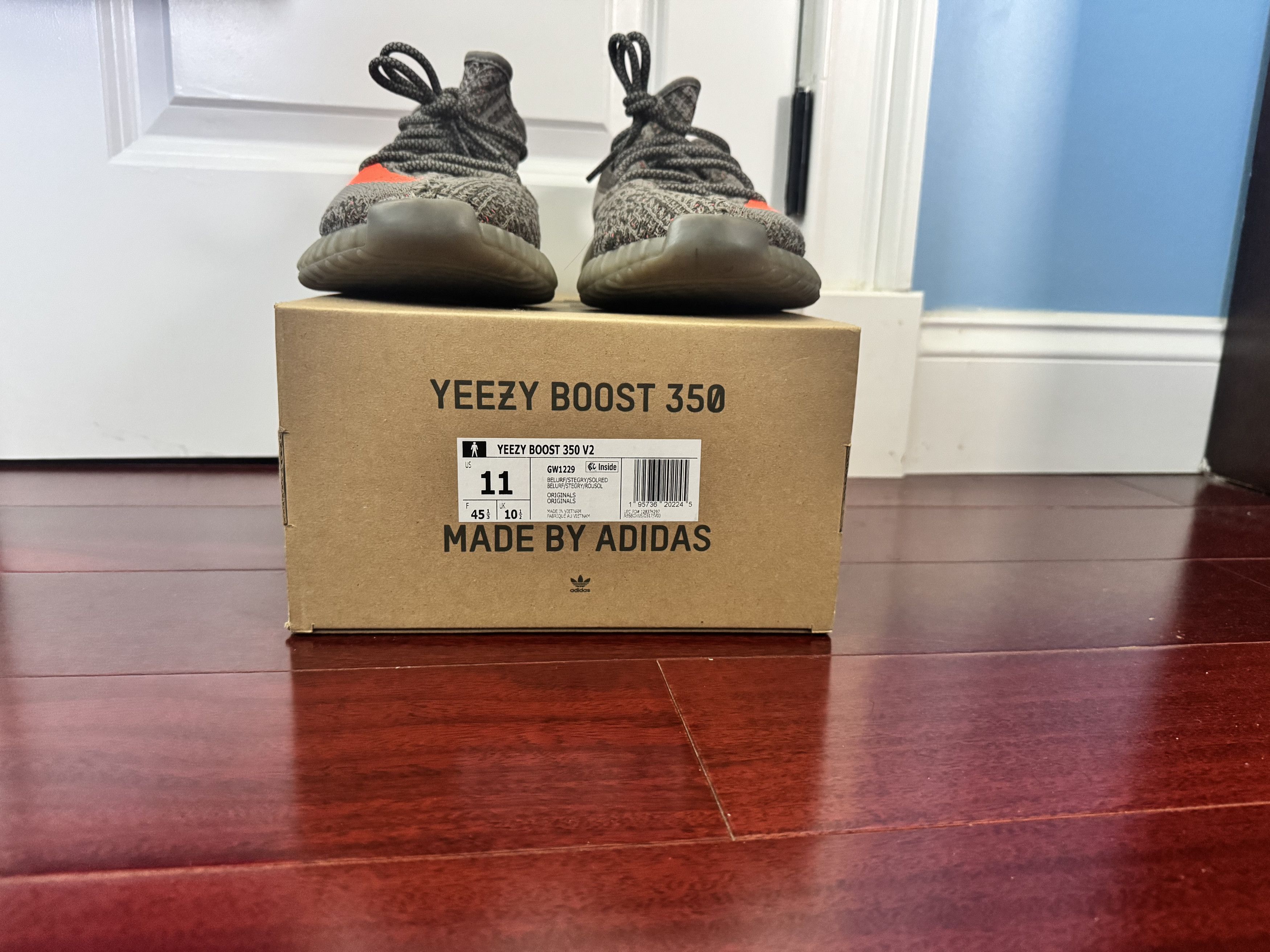 Yeezy Yeezy Boost 350 V2 Beluga Reflective Size US 11 / EU 44 - 4 Thumbnail