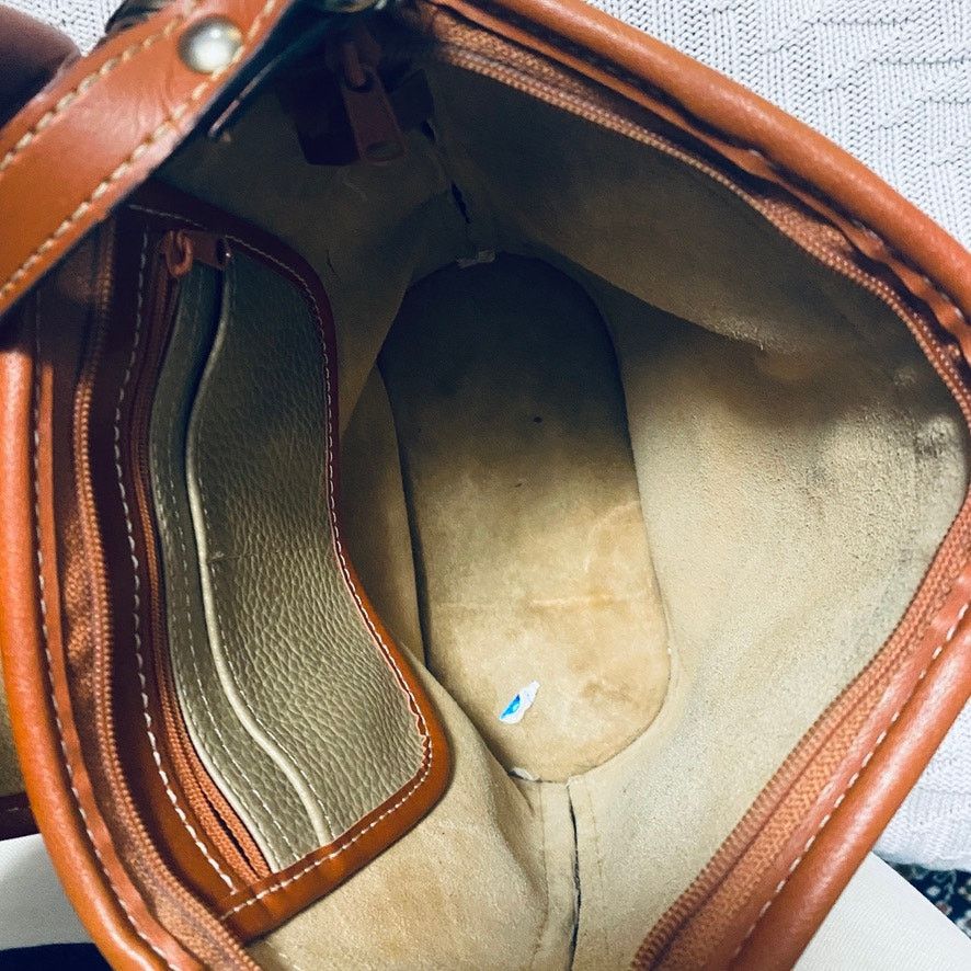 Dooney & Bourke Vintage Dooney and Bourke beige leather bucket crossbody Size ONE SIZE - 7 Thumbnail