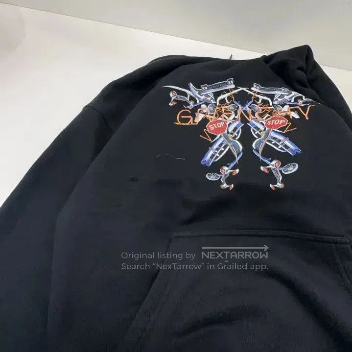 Givenchy Givenchy FW21 Oversized Printed Hooded Sweatshirt. Size US L / EU 52-54 / 3 - 9 Thumbnail
