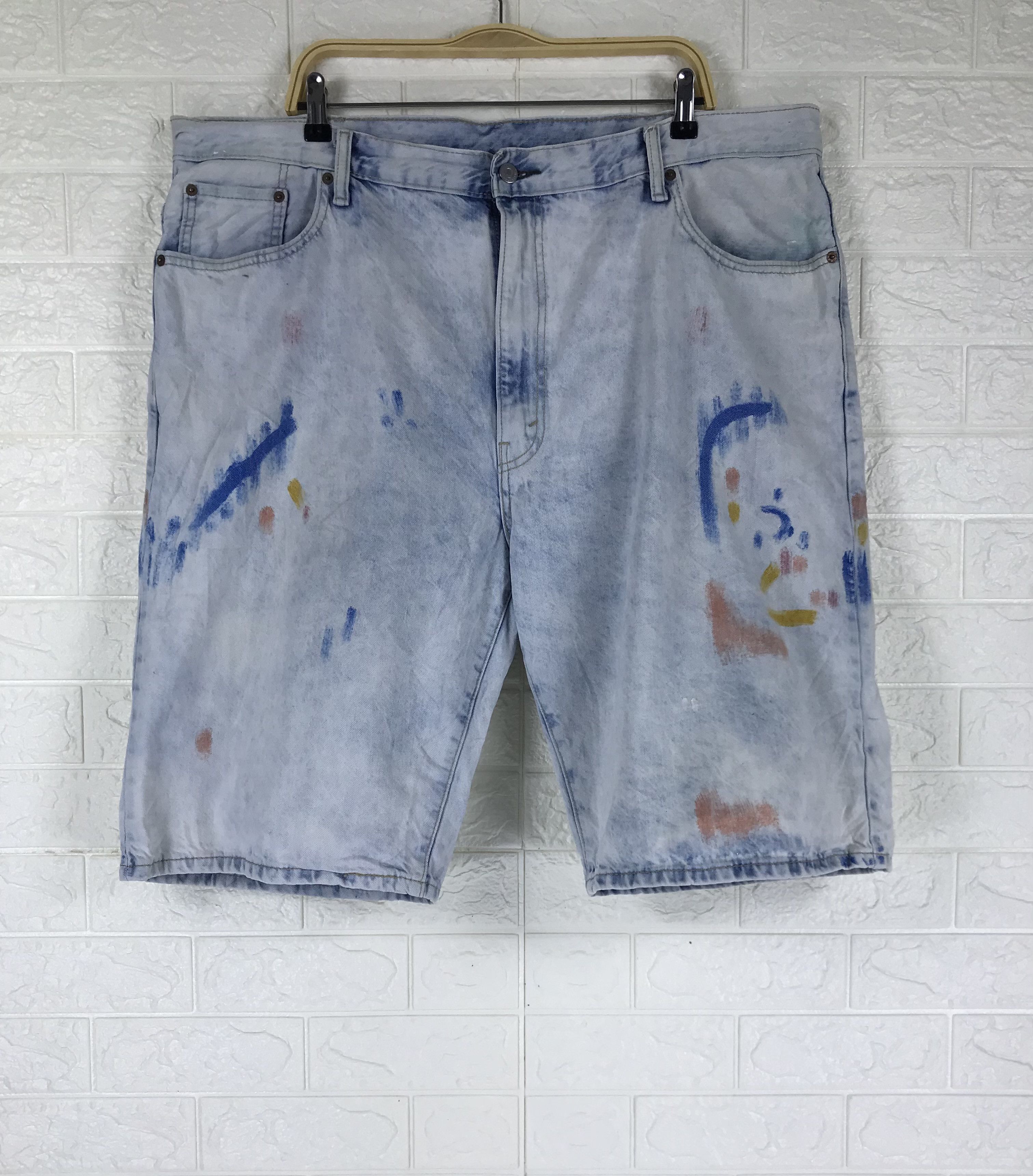Levi's Vintage Levi's 569 Light Wash Baggy Short Jeans Size US 42 / EU 58 - 1 Thumbnail
