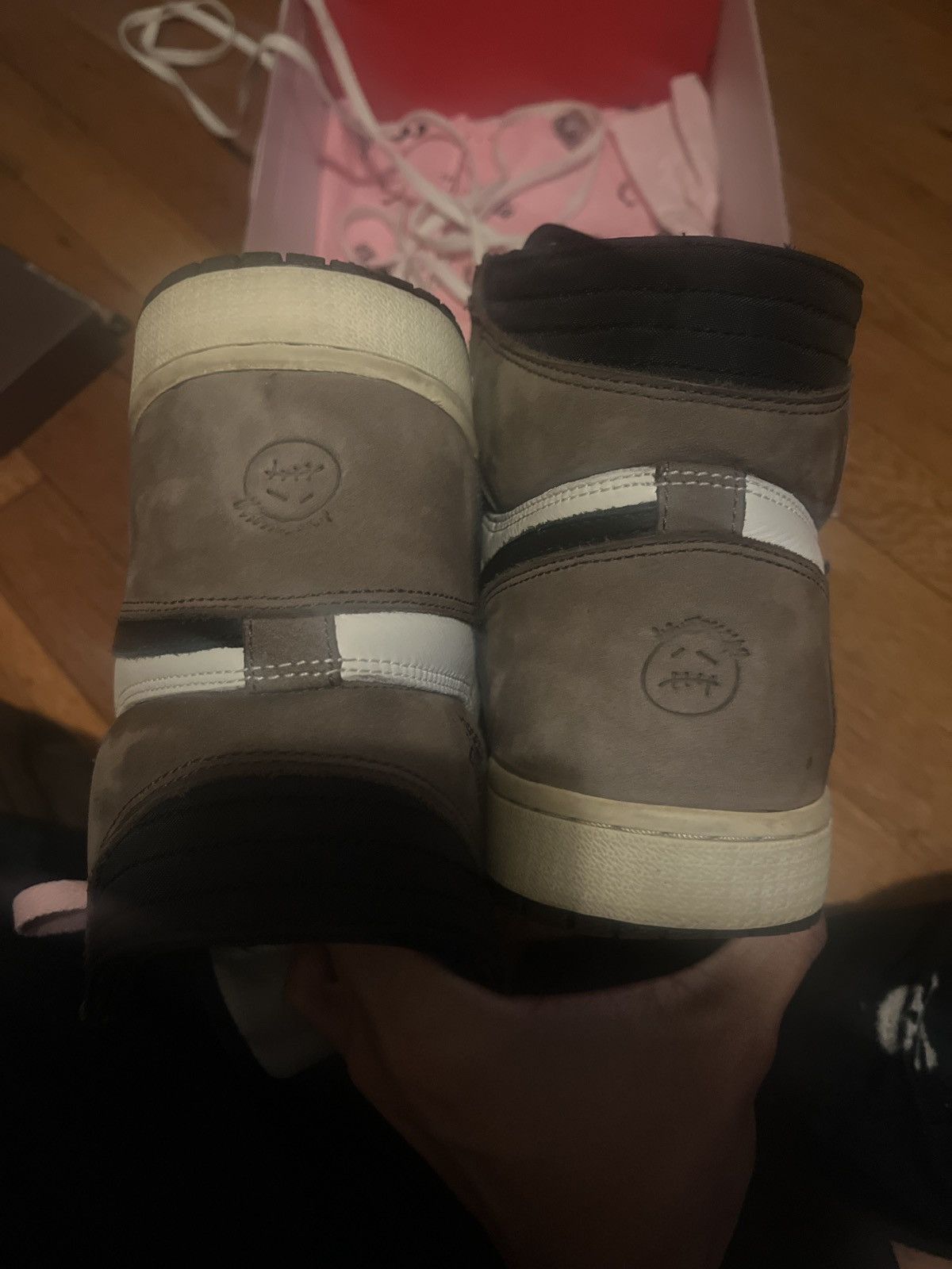 Jordan Brand × Travis Scott Travis Scott Jordan 1 Mocha Size US 10.5 / EU 43-44 - 8 Thumbnail