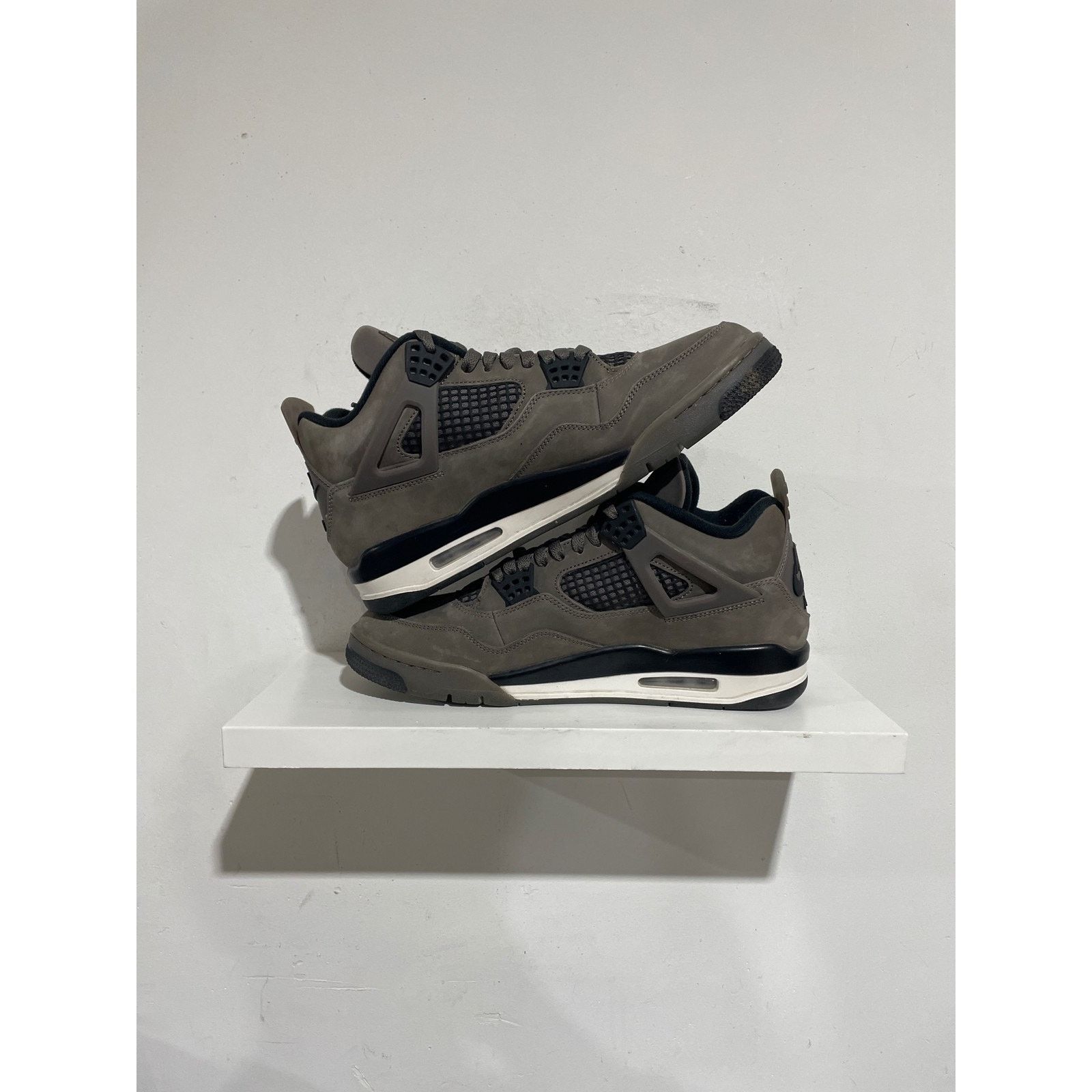 Nike NIKE JORDAN 4 CAVESTONE SIZE 11 PREOWNED Size US 11 / EU 44 - 2 Thumbnail