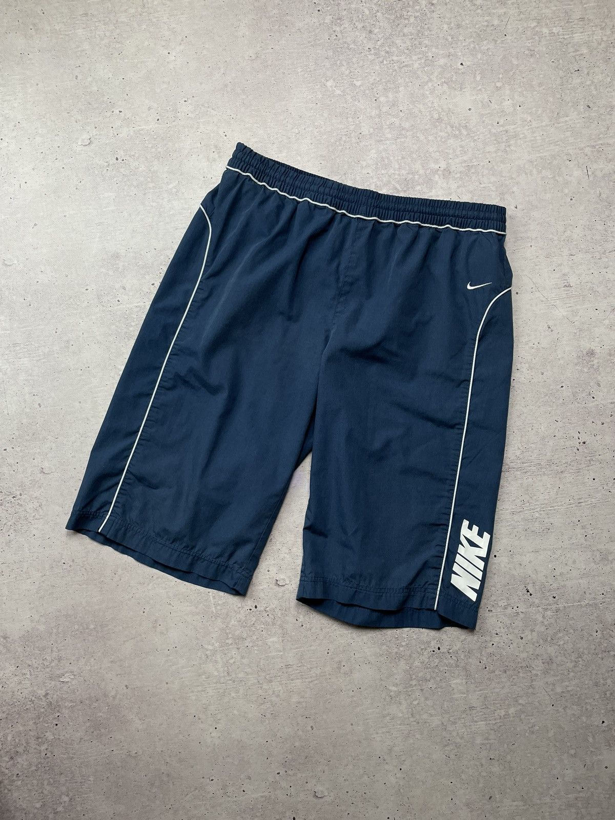 Nike × Vintage Vintage Nike Y2K Shorts Size L big logo Size US 33 - 2 Thumbnail