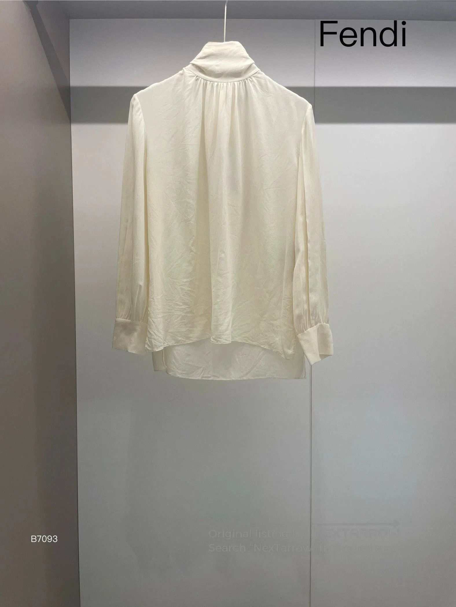 Fendi fendi beige long sleeve shirt size 38. Size US S / EU 44-46 / 1 - 1 Thumbnail