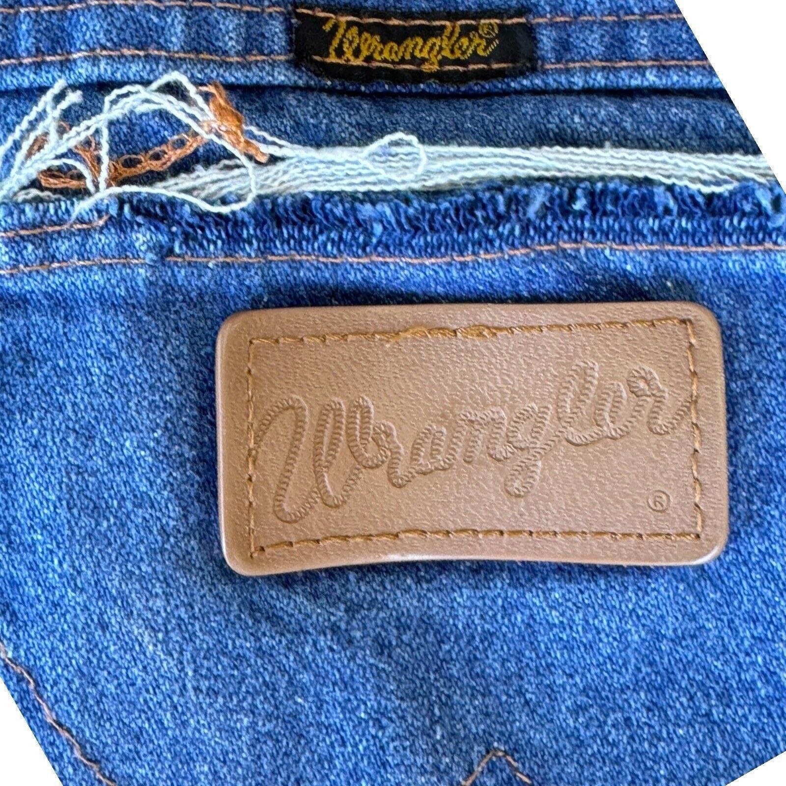 Wrangler Vintage Wrangler Blue Denim Distressed Cut Off Shorts Sz 29 Size 29" - 4 Thumbnail