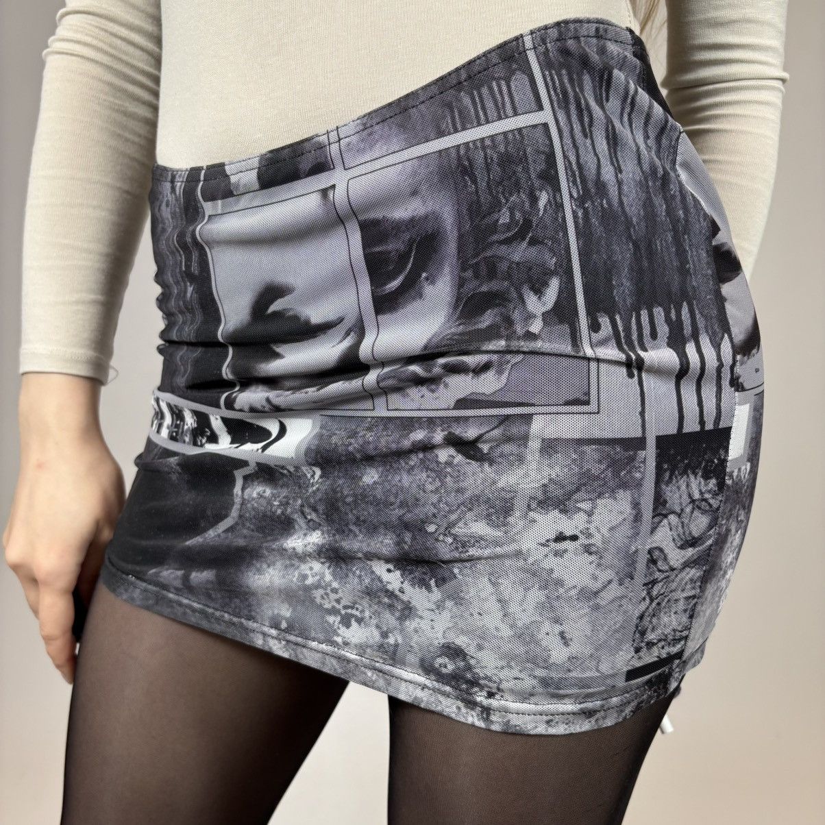 Japanese Brand Vintage Y2K Japanese Mesh Art JPG Style Sexy Mini Skirt Size 26" / US 2 / IT 38 - 4 Thumbnail