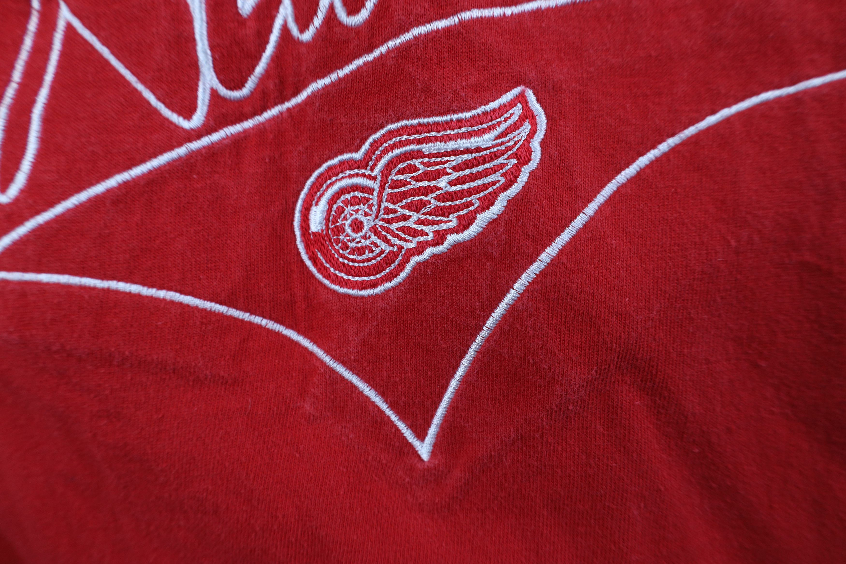 Vintage Vintage 90s Script Detroit Red Wings Hockey T-Shirt Red Size US XL / EU 56 / 4 - 5 Thumbnail