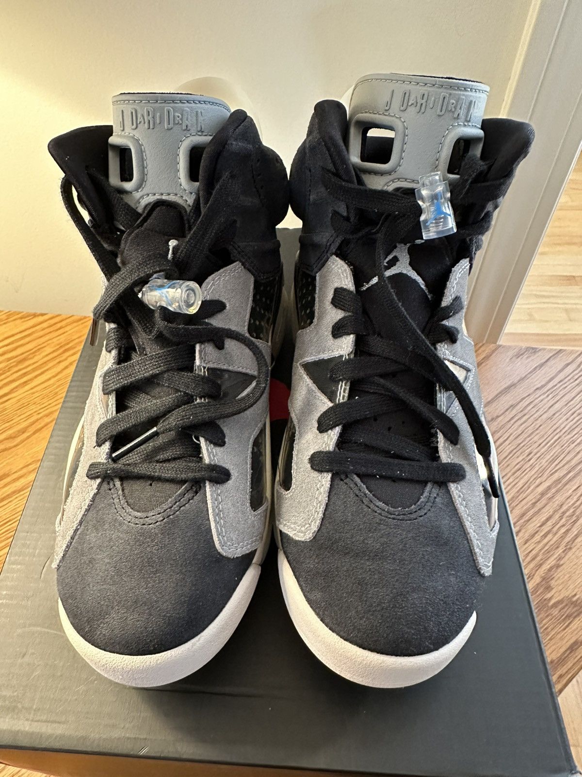 Jordan Brand × Nike Women’s Air Jordan 6 Retro Size US 7 / IT 37 - 10 Thumbnail