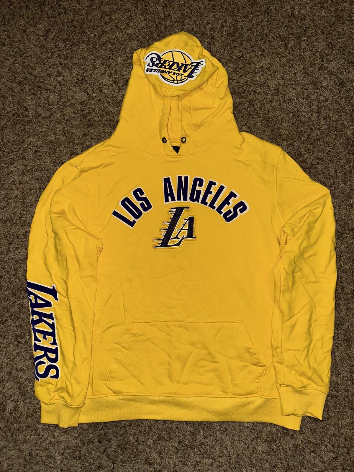 Standard Issue NBA Los Angeles Lakers Men’s Classic Chenille PO Hoodie Size US XL / EU 56 / 4 - 1 Thumbnail