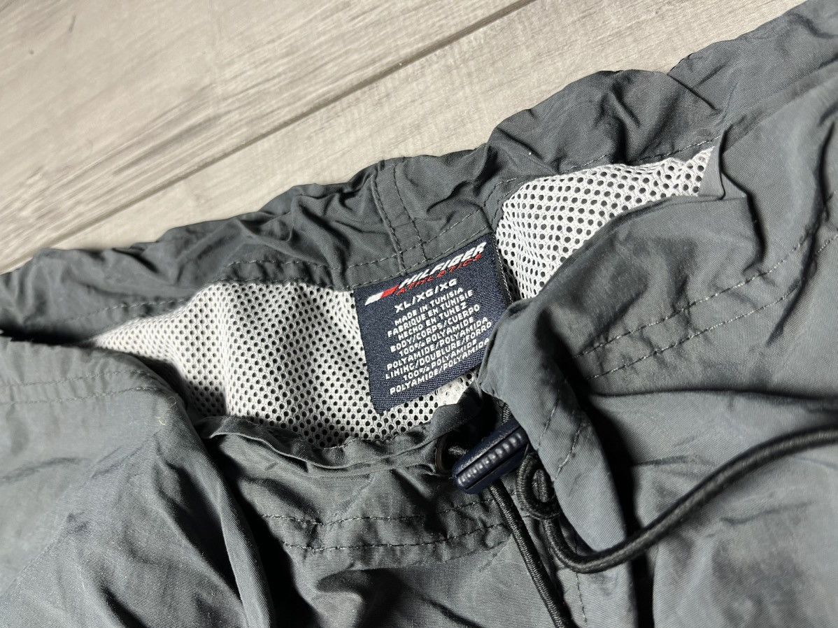 Tommy Hilfiger Tommy Hilfiger shorts size XLarge Size US 36 / EU 52 - 3 Thumbnail