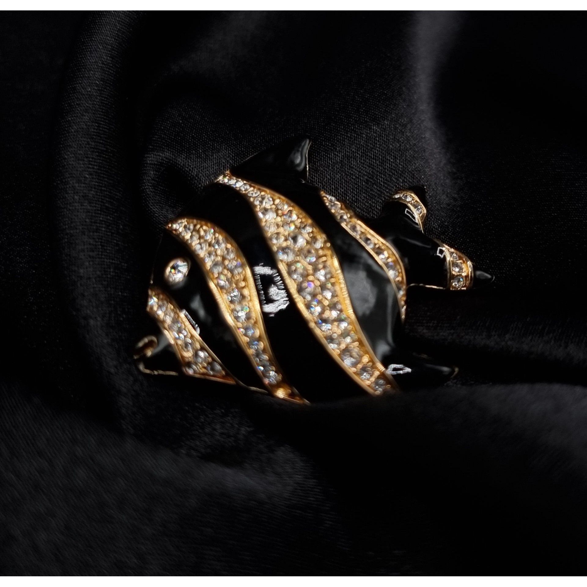 Swarovski Vintage 1990's Swarovski Black & Gold Fish Brooch With Cryst Size ONE SIZE - 1 Thumbnail