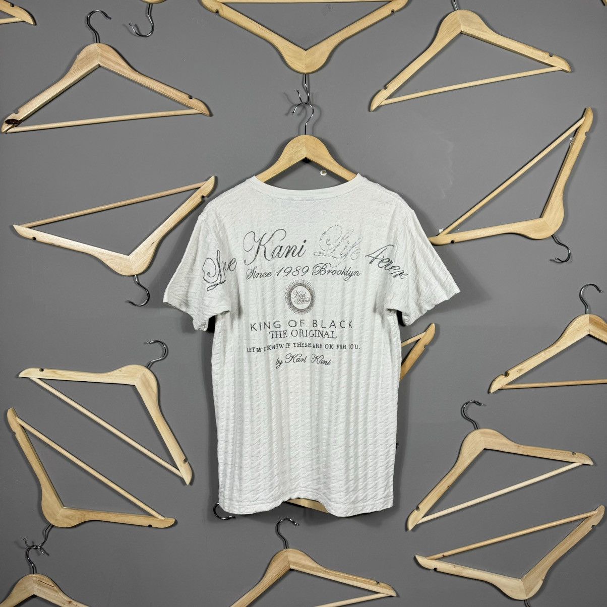 Karl Kani × Vintage Karl Kani “King of Black” Graphic V-Neck T-Shirt Size US L / EU 52-54 / 3 - 2 Thumbnail