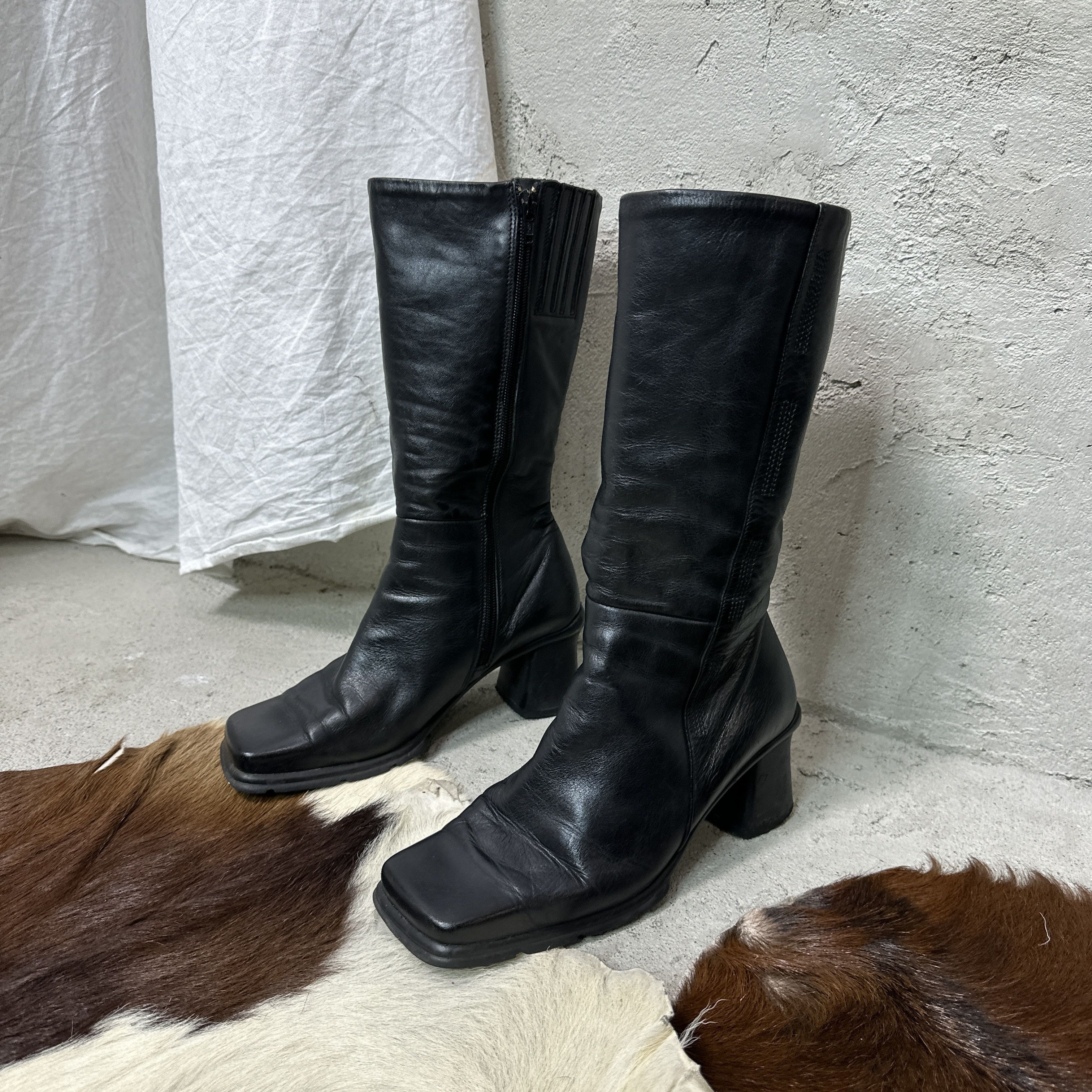 Vintage Vintage Real Leather Biker Grunge Square Toe Boots 00s Size US 7 / IT 37 - 2 Thumbnail