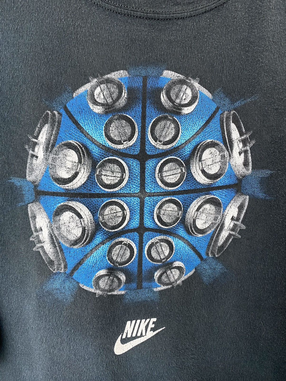Nike Vintage Faded Nike T Shirt Abstract Ball Travis Scott Style Size US XL / EU 56 / 4 - 3 Thumbnail