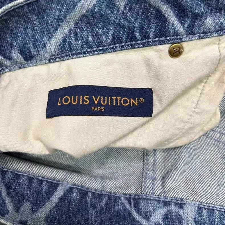 Louis Vuitton Louis Vuitton Denim Fishnet Zip Shorts. Size US 31 - 8 Thumbnail