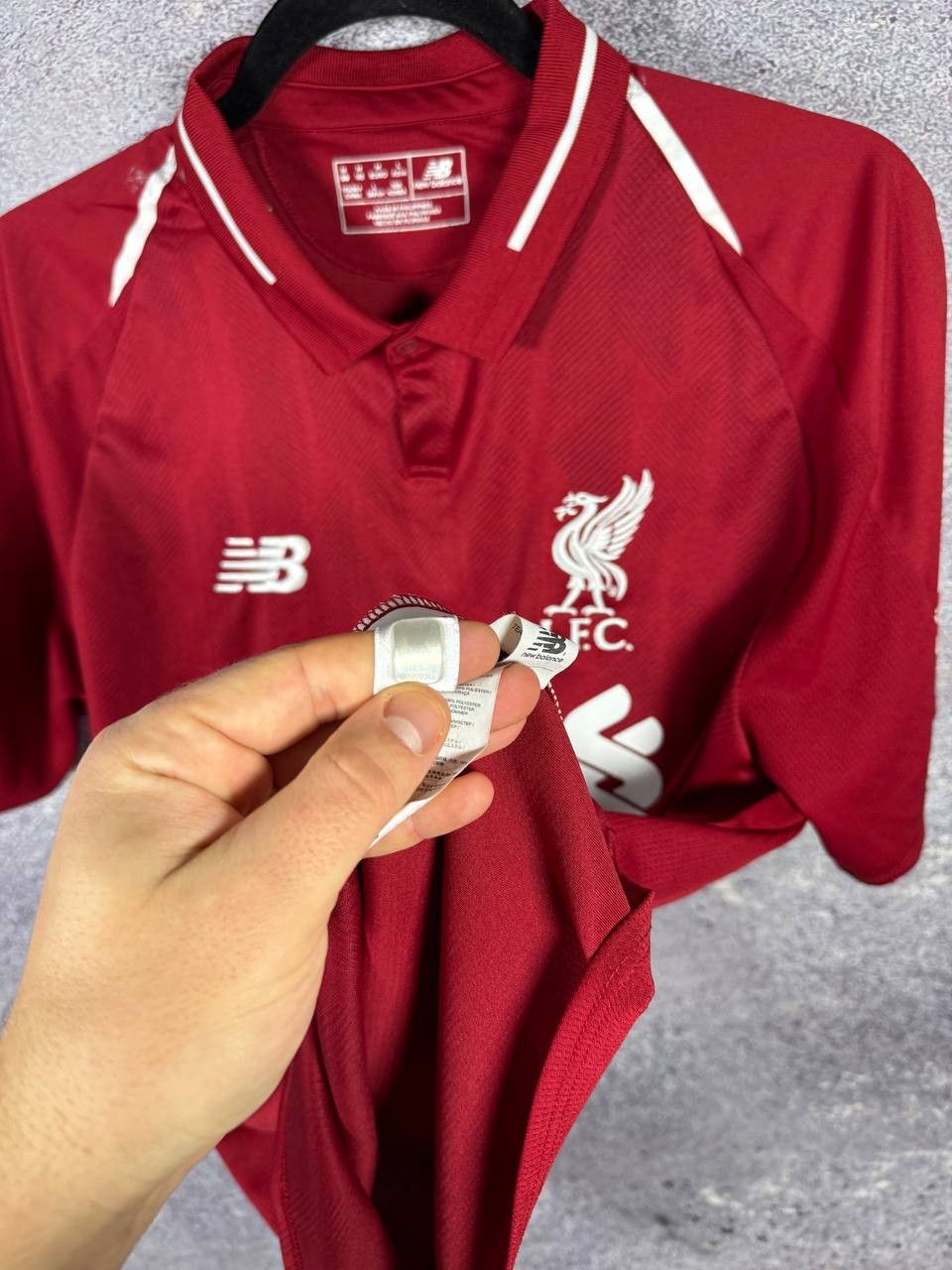 New Balance Vintage Liverpool 2018/19 NB Soccer Jersey Blokcore Medium Size US M / EU 48-50 / 2 - 11 Thumbnail