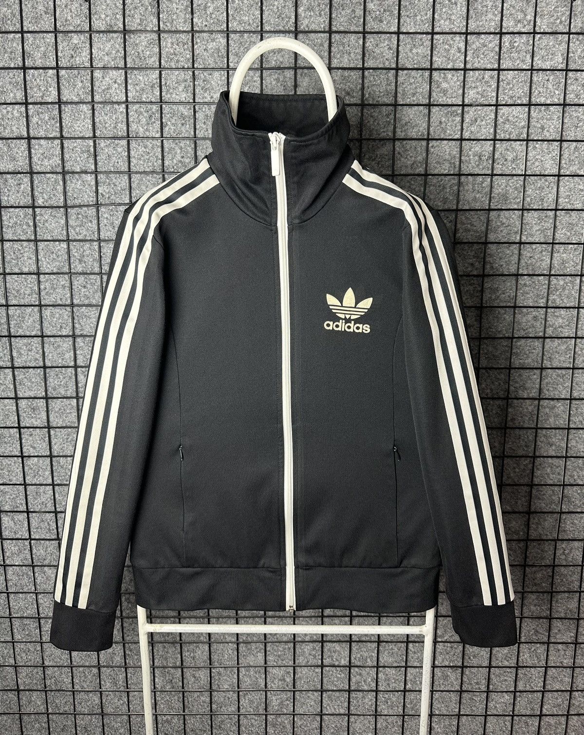 Adidas Adidas Streetwear Logo Zip Up Track Top Jacket Size S Size S / US 4 / IT 40 - 1 Thumbnail