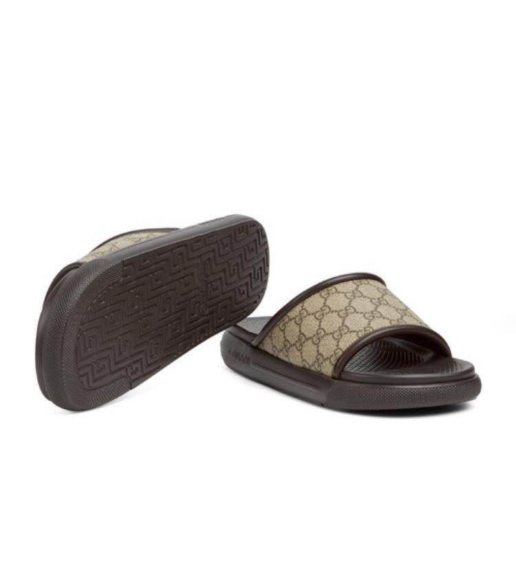 Gucci o1s1wg110525 Gucci GG Supreme Canvas Slide Sandals in Brown Size US 11.5 / EU 44-45 - 2 Thumbnail