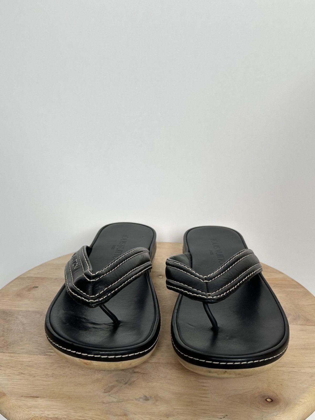 Louis Vuitton Louis Vuitton LV leather flip flops thongs with dustbag Size US 8.5 / IT 38.5 - 3 Thumbnail