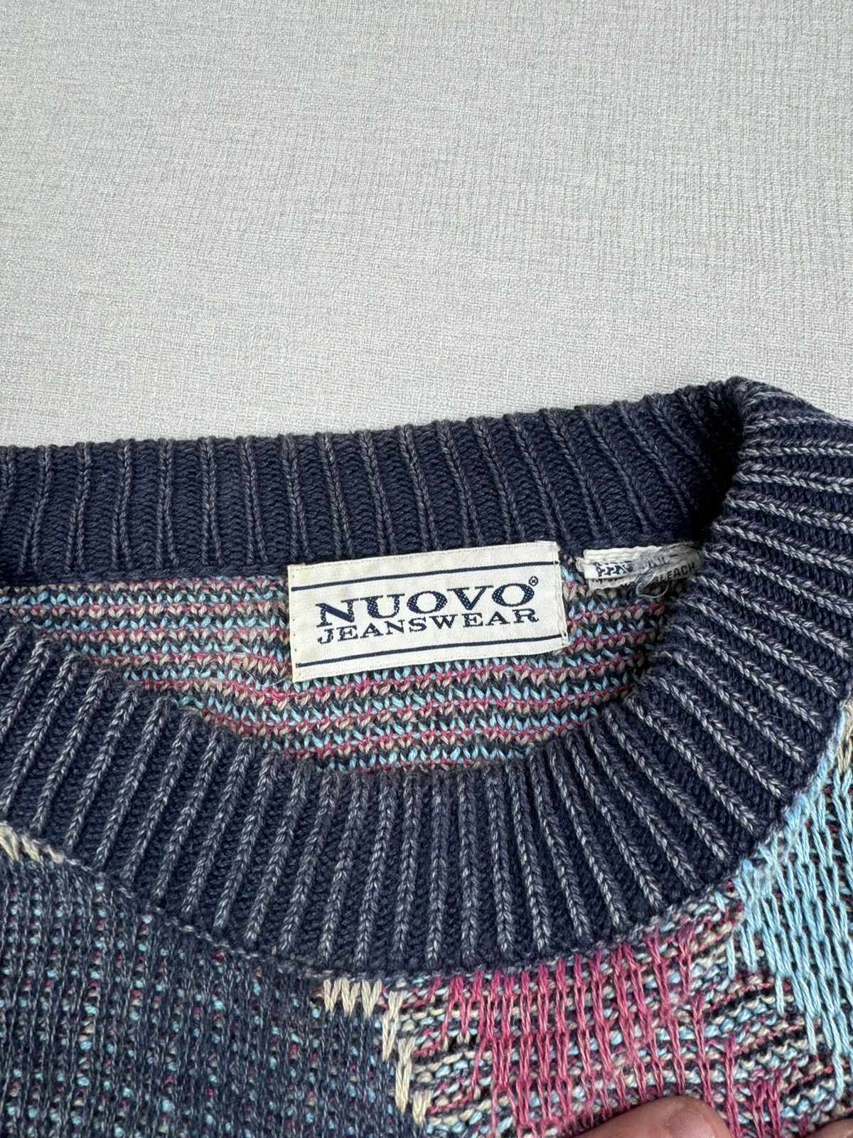 Japanese Brand × Vintage Vintage NUOVO Multicoloured Abstract Aztec Sweater size M Size US M / EU 48-50 / 2 - 3 Thumbnail