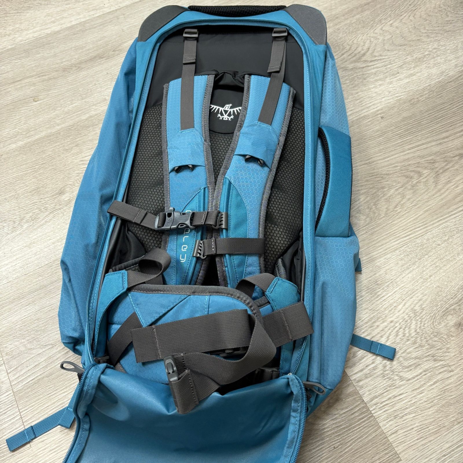 Osprey Osprey Farpoint 55L Travel Backpack with Detachable Daypack Size ONE SIZE - 4 Thumbnail