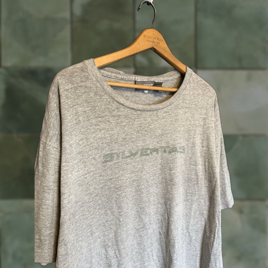 Levi's VINTAGE Levi's Shirt XL 90s Gray Cotton Tee Distressed Men Size US XL / EU 56 / 4 - 1 Thumbnail