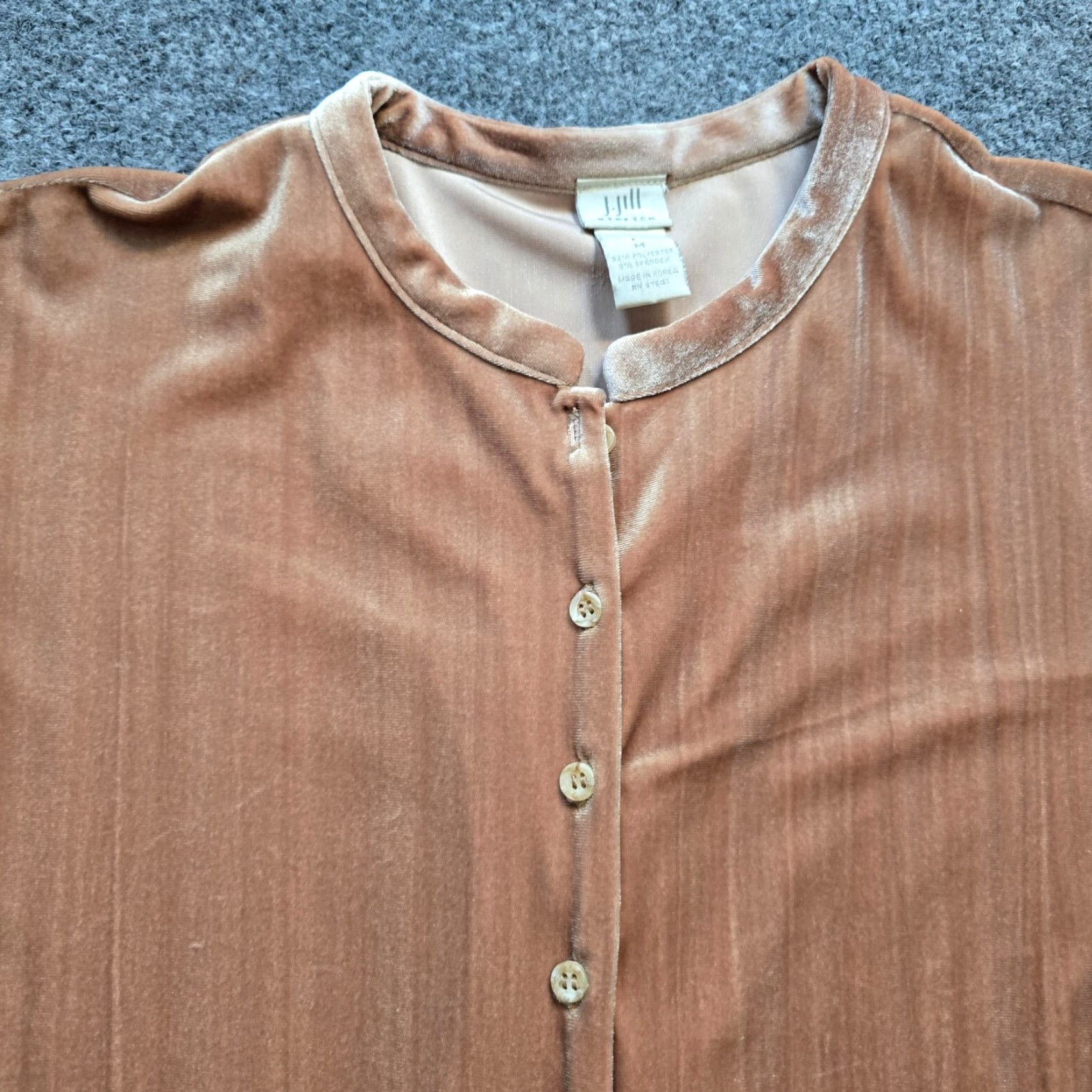 J. Jill VINTAGE J. Jill Top Womens Medium Beige Velour Long Sleeve 90s Capsule Button-Up 90s Womens Context Size M / US 6-8 / IT 42-44 - 2 Thumbnail