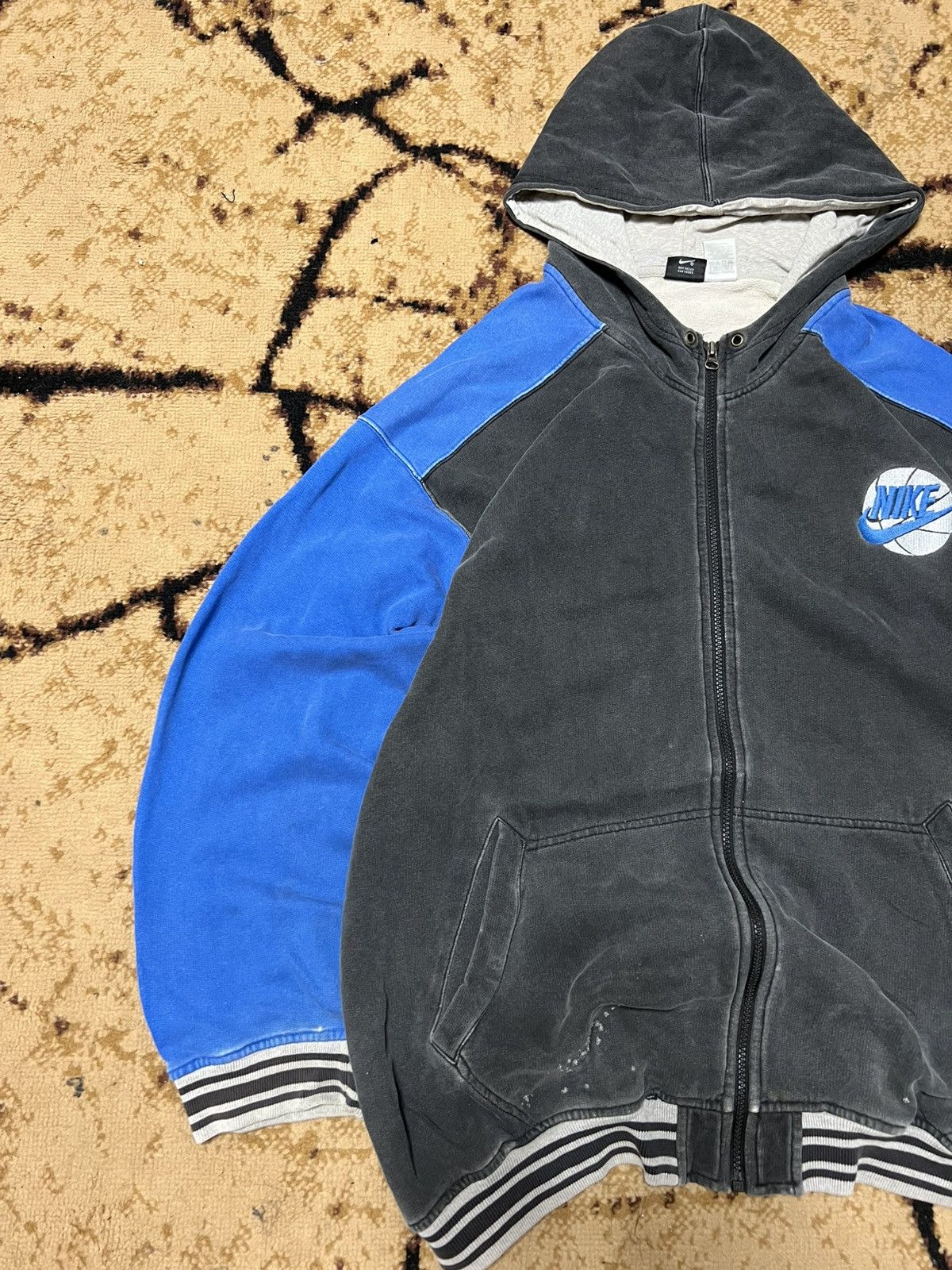 Nike × Vintage 00s Vintage Nike Ceter Swoosh Logo Oversized Sweatshirt Rare Size US XL / EU 56 / 4 - 2 Thumbnail